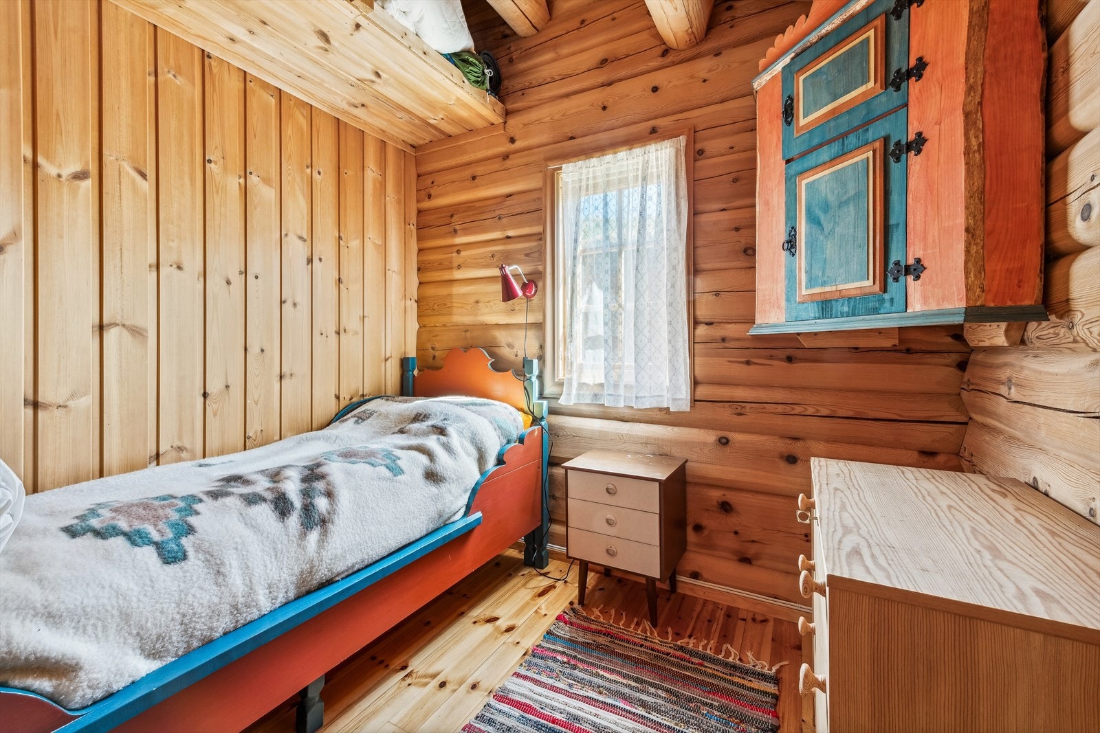 Hytta har to soverom Galleribilde