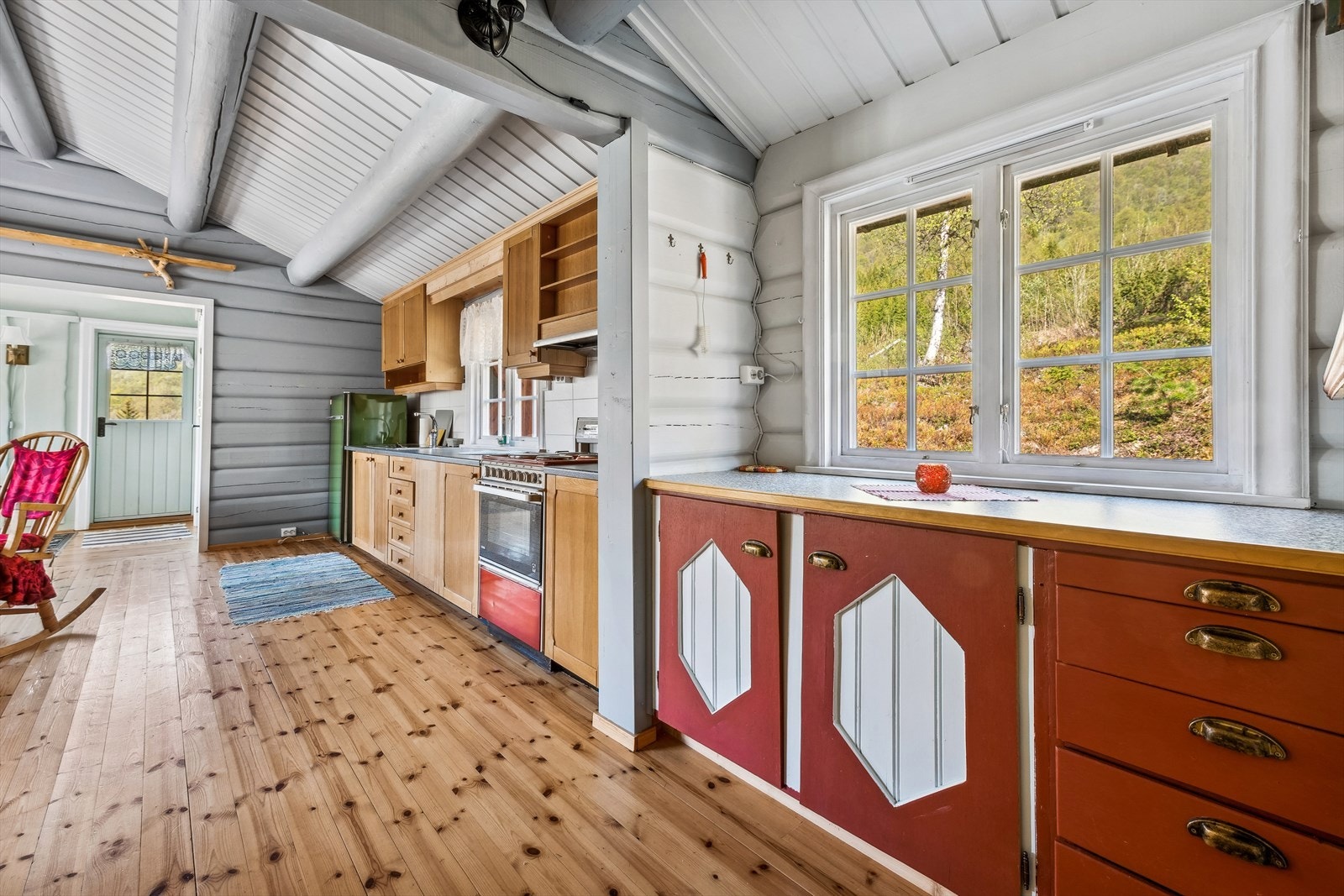 med god plass i skuffer og skap Galleribilde