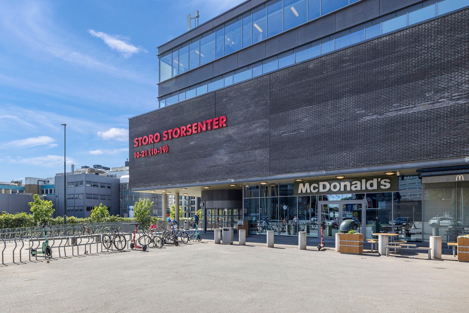 - Storo Storsenter med over 140 butikker - Galleribilde