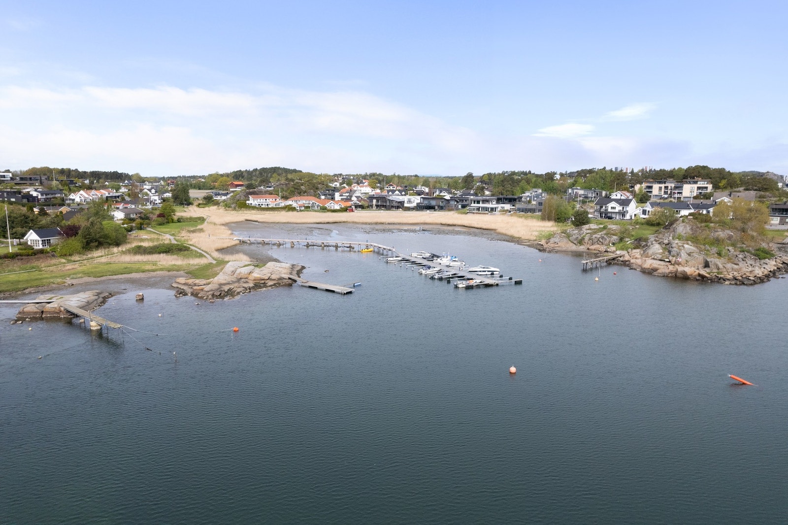 Gangavstand til Loferødbukten og sommeridyll Galleribilde