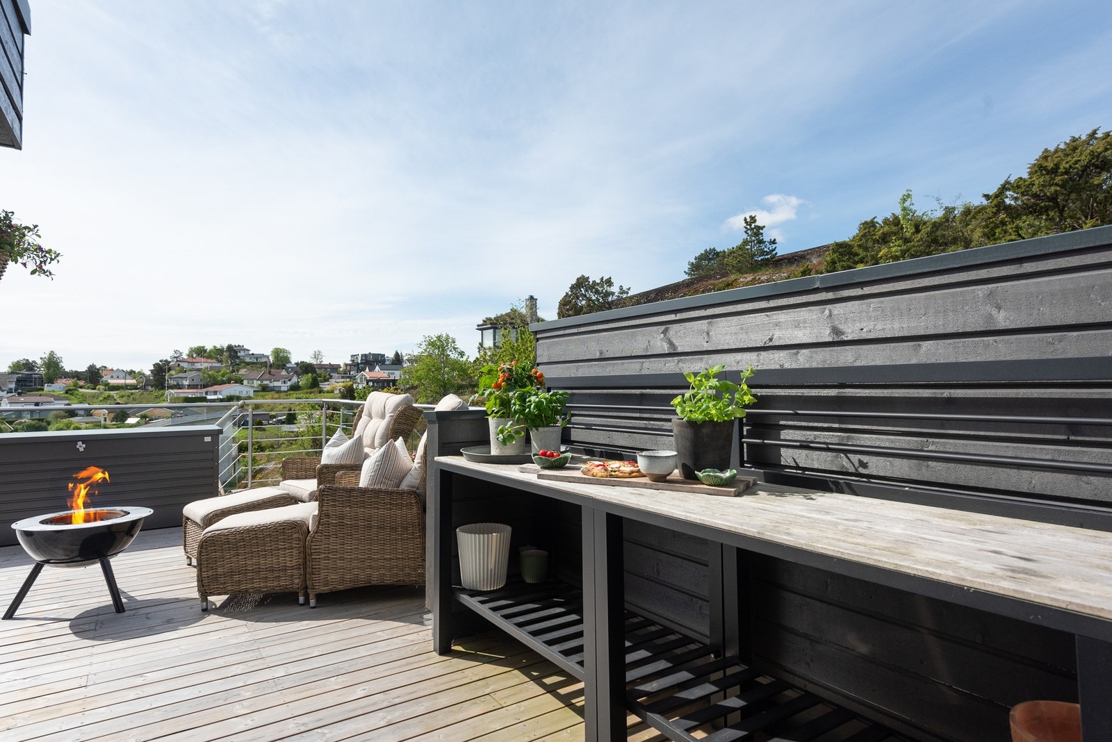 Her er det etablert utekjøkken hvor du kan tilberede de deiligste retter Galleribilde