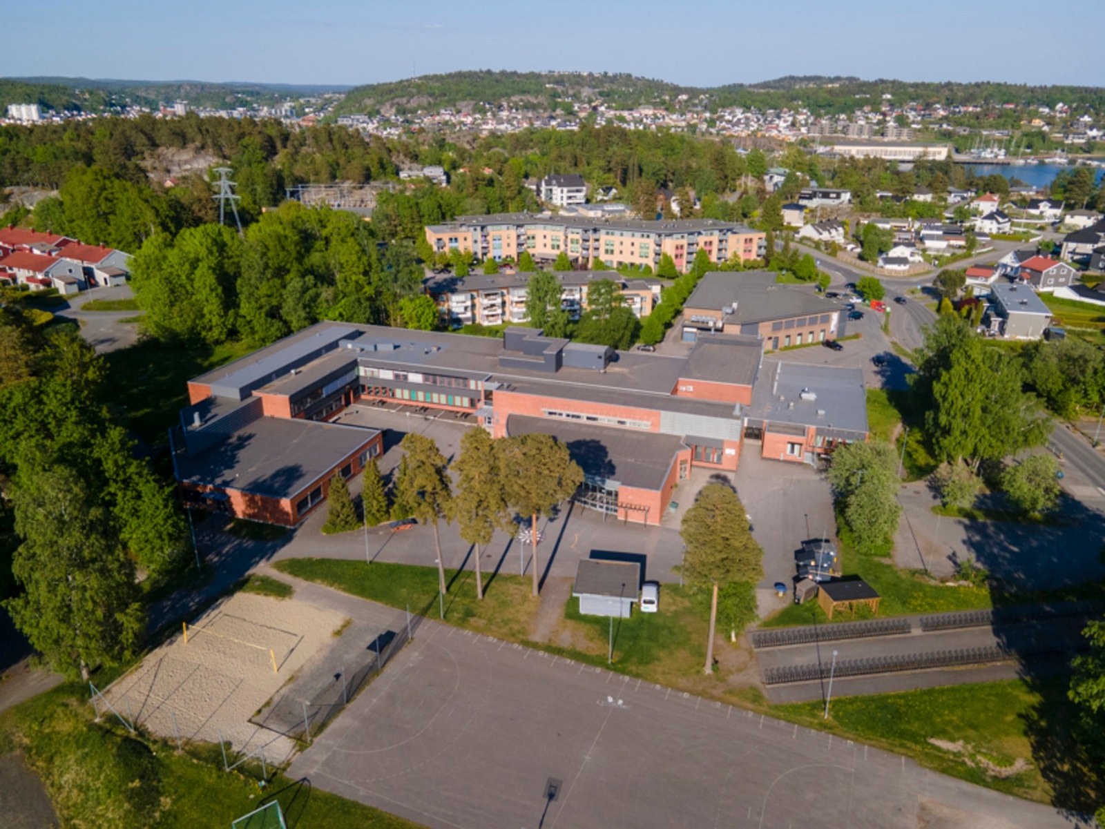 Kort vei til Ranvik Ungdomsskole. Galleribilde