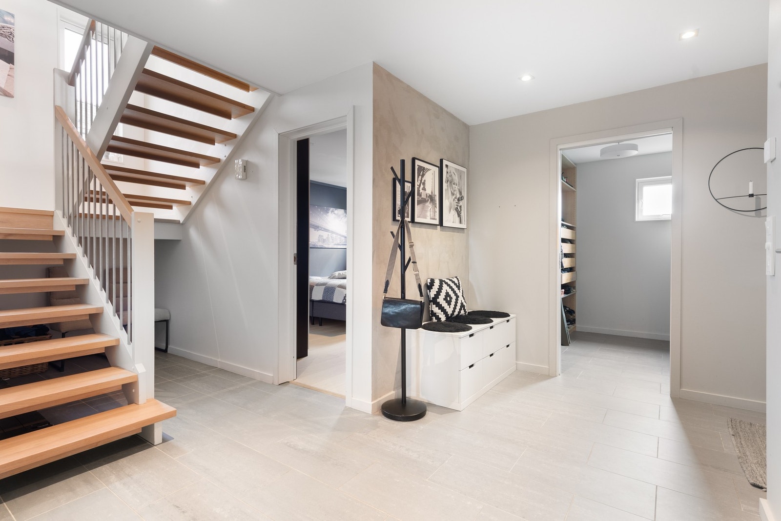 I denne etasjen finner du 3 av de 4 soverommene i boligen Galleribilde