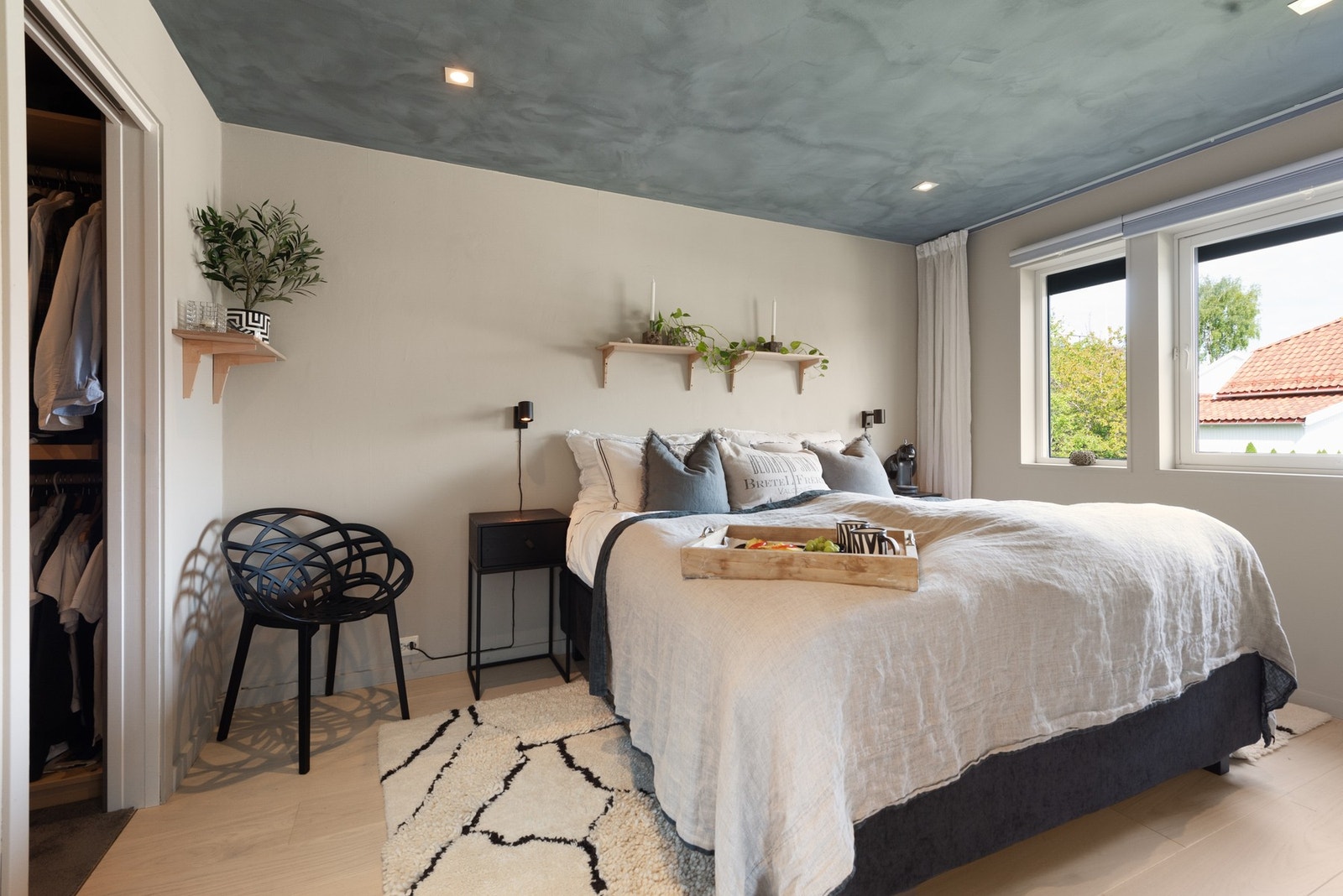 I denne etasjen har du ett av de mange soverommene Galleribilde