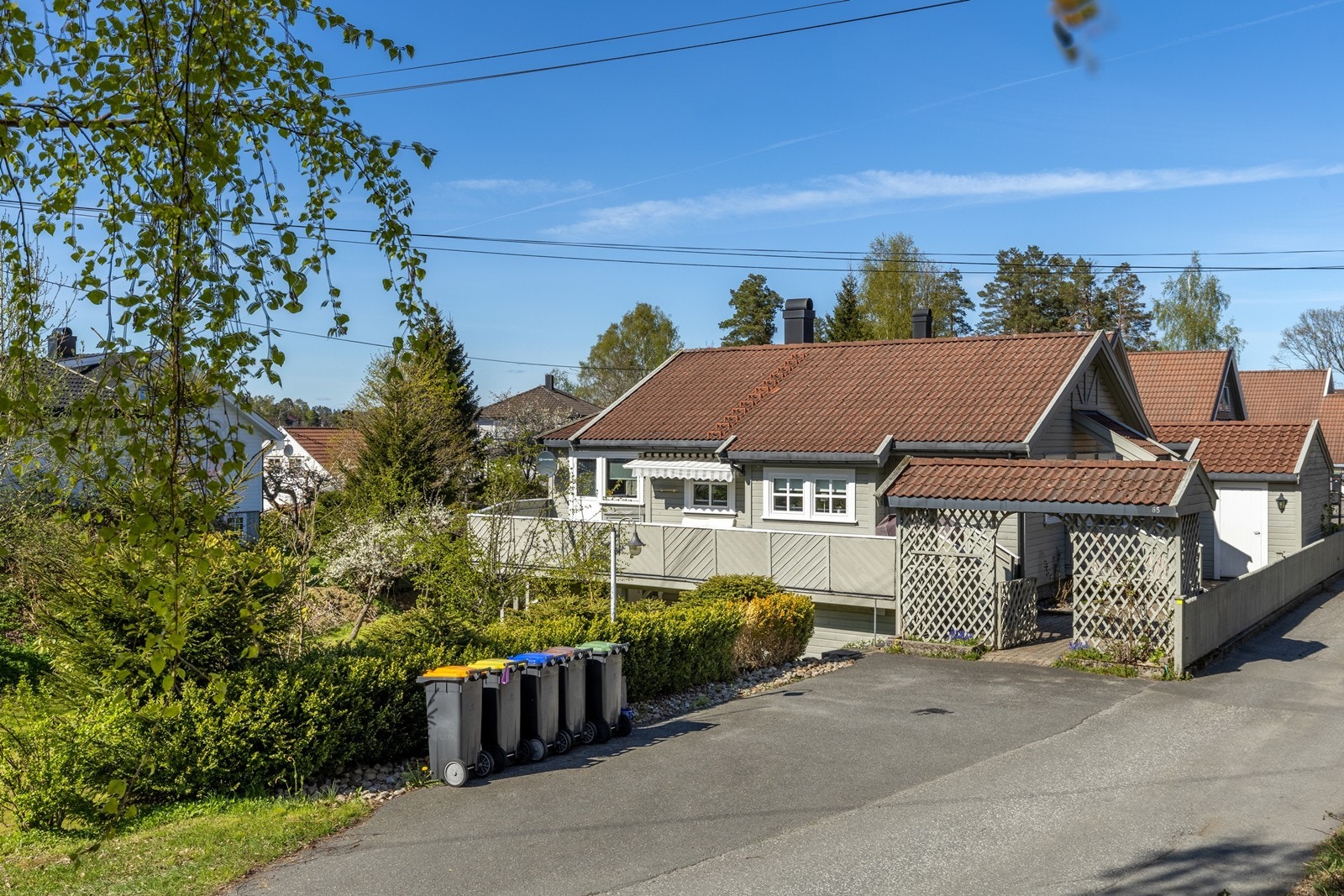 Biloppstillingsplass rett utenfor Galleribilde