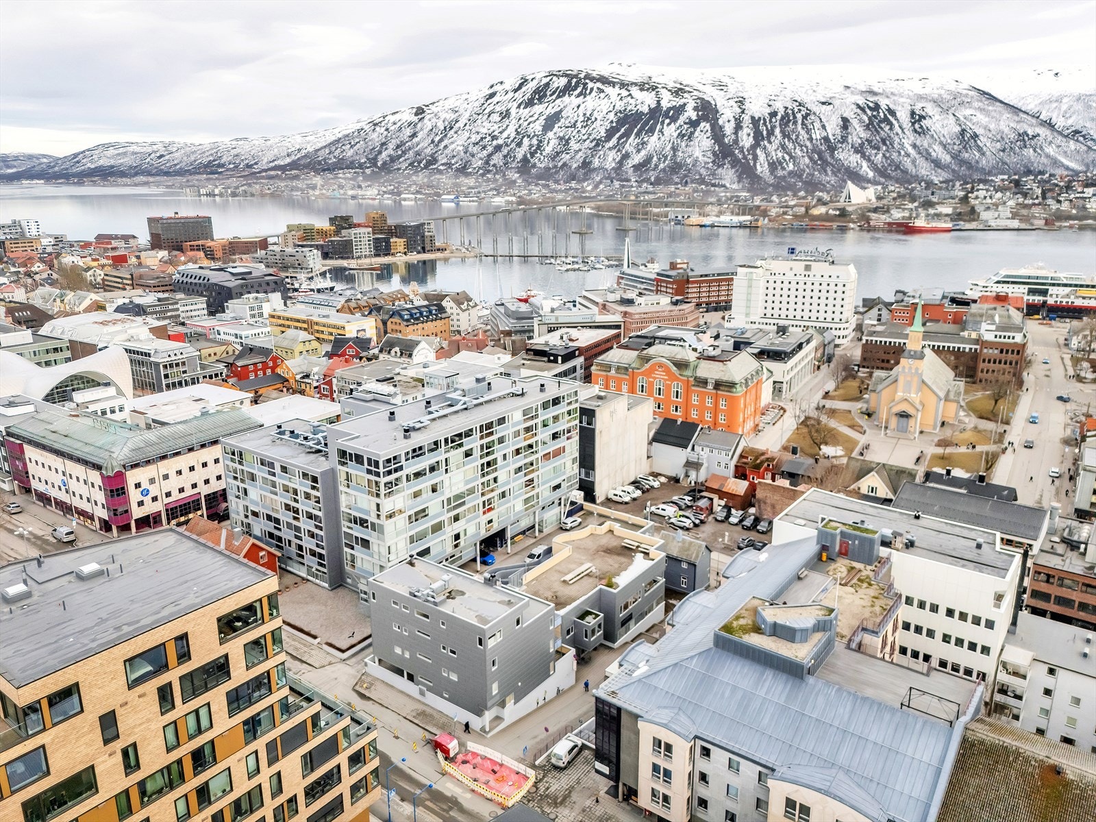 Midt i sentrum med samtidig skjermet fra byens liv og støy Galleribilde