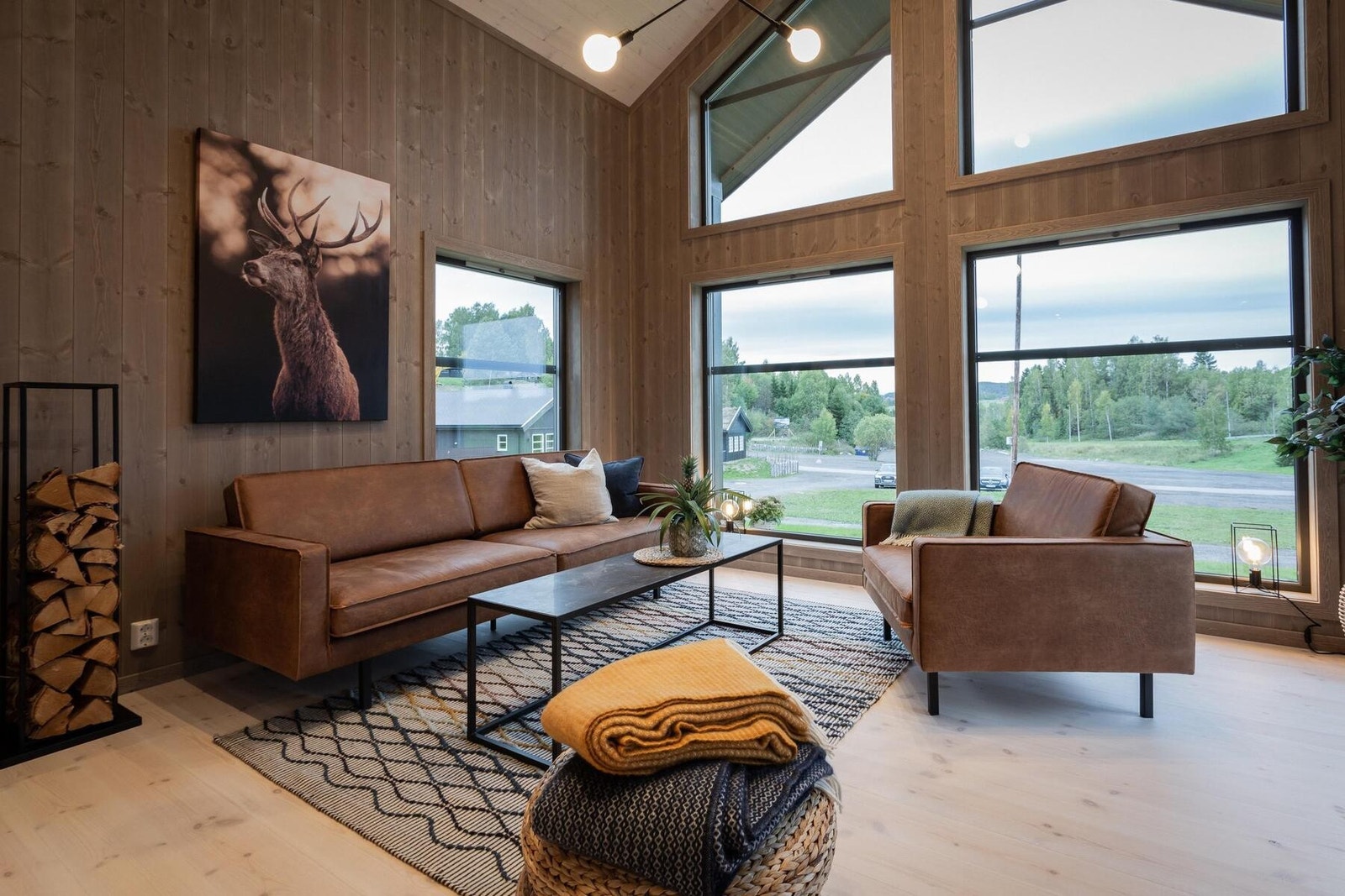 Fra stuedelen i Polar 110.
Foto fra visningshytte på Hellerudsletta. Galleribilde