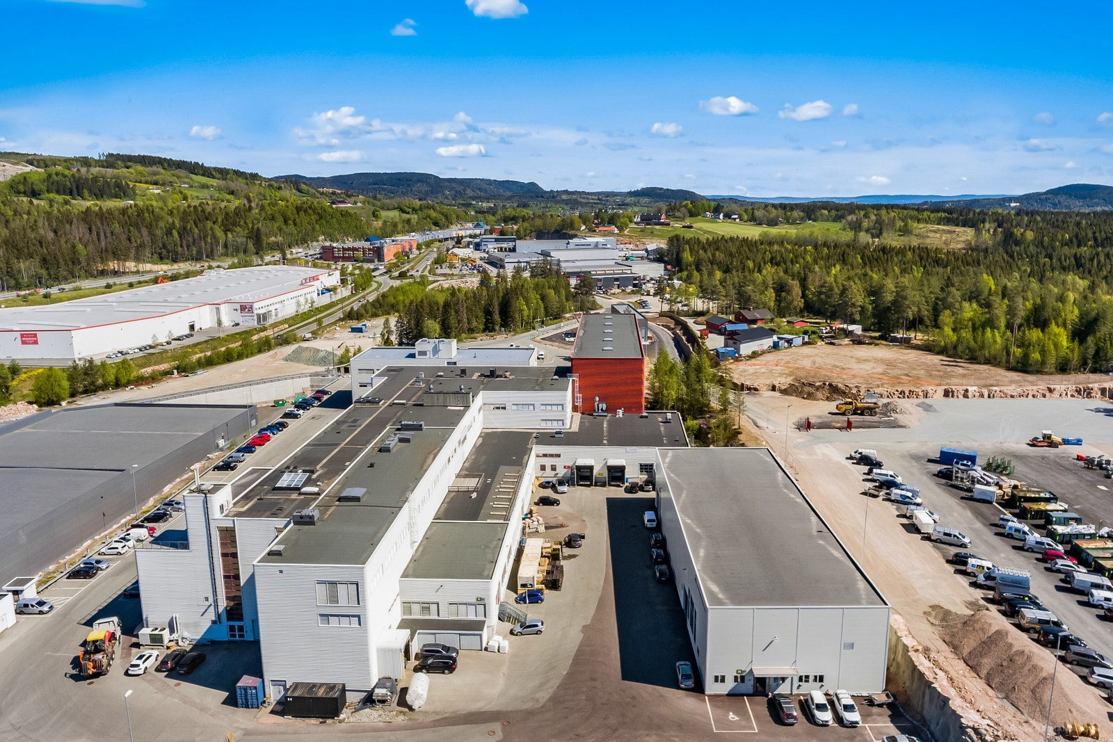 Liertoppen m/E18 i umiddelbar nærhet Galleribilde