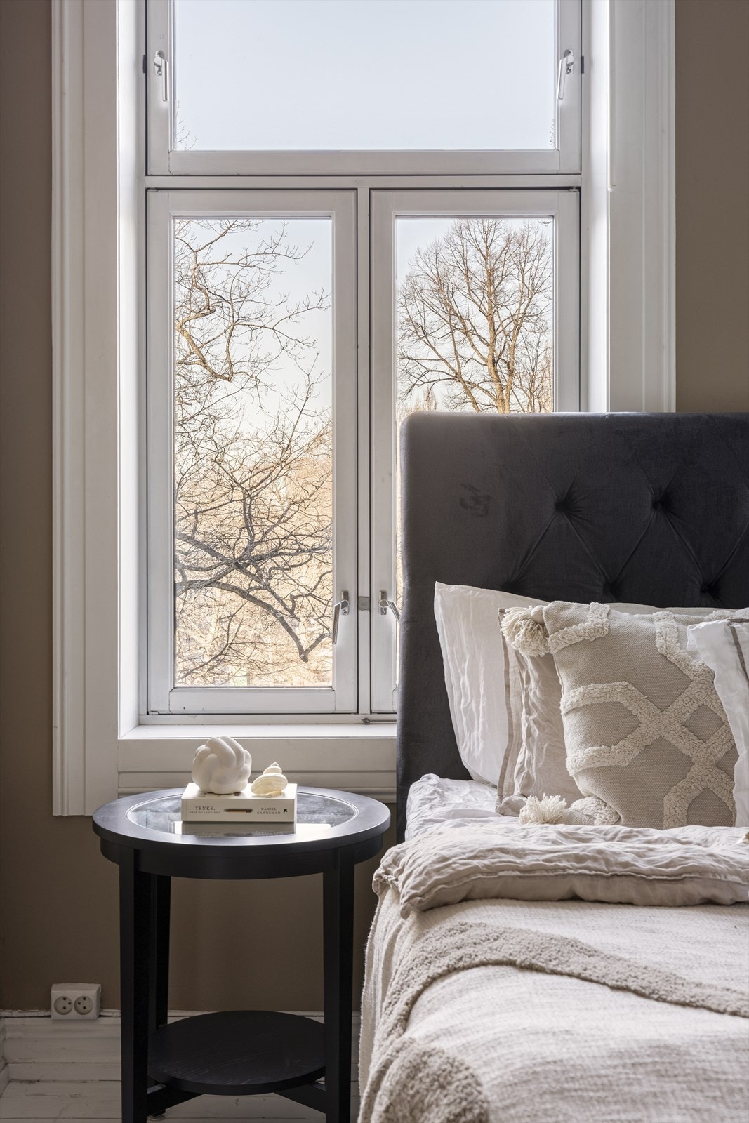 Legg merke til utsynet - Mot våren vil dette bli en grønn oase, beliggende midt i byen med Botanisk Hage som nærmeste nabo. Galleribilde