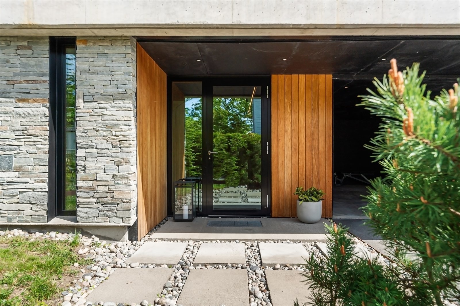 Hovedinngangspartiet til Bakkeveien 9 Galleribilde