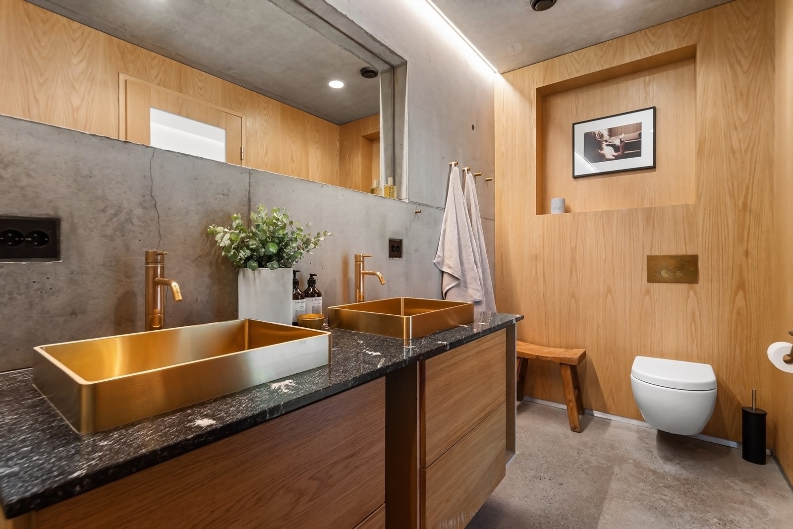 Dusjbad i forbindelse med mastersuit Galleribilde