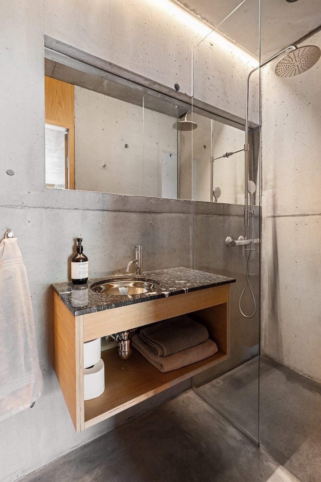 Dusjbad 1 i 2. etasje Galleribilde