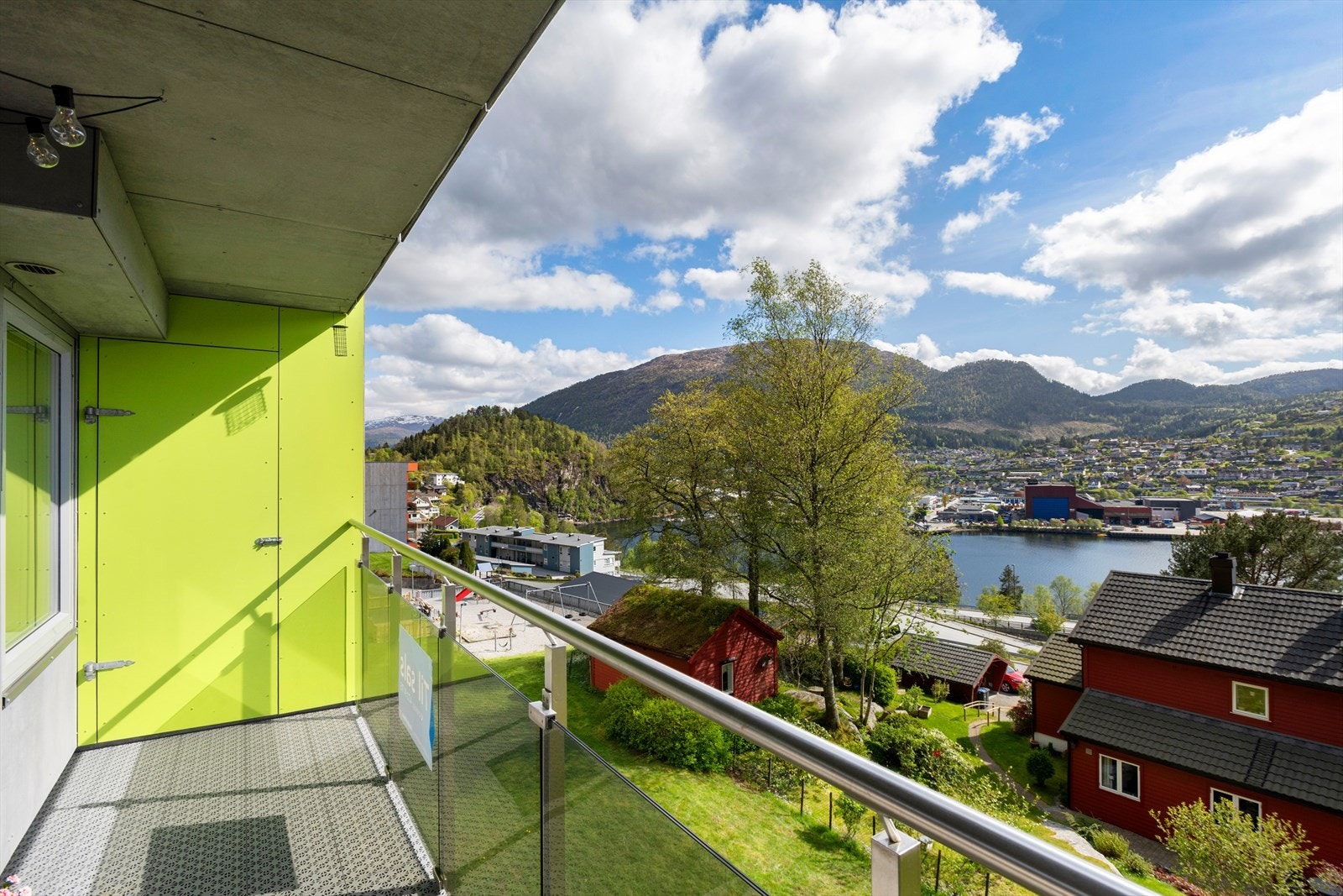 Praktisk sportsbod på balkongen Galleribilde