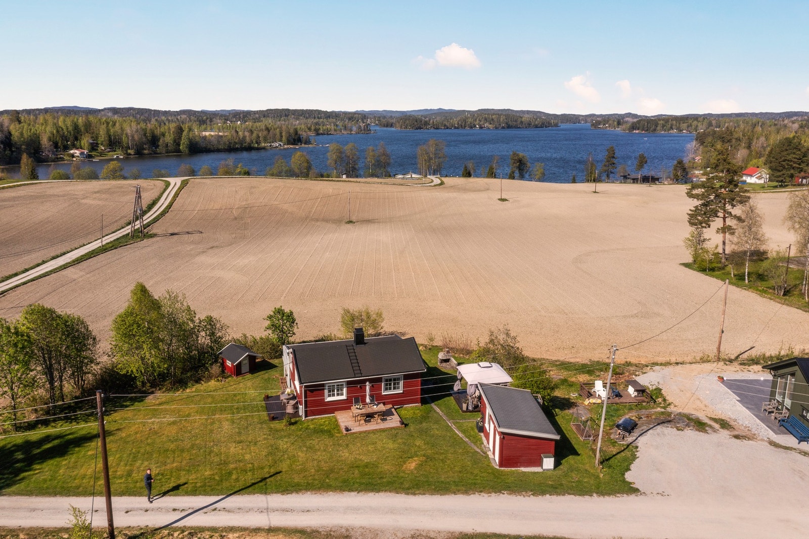 En idyllisk hytte med gangavstand til stranda Galleribilde