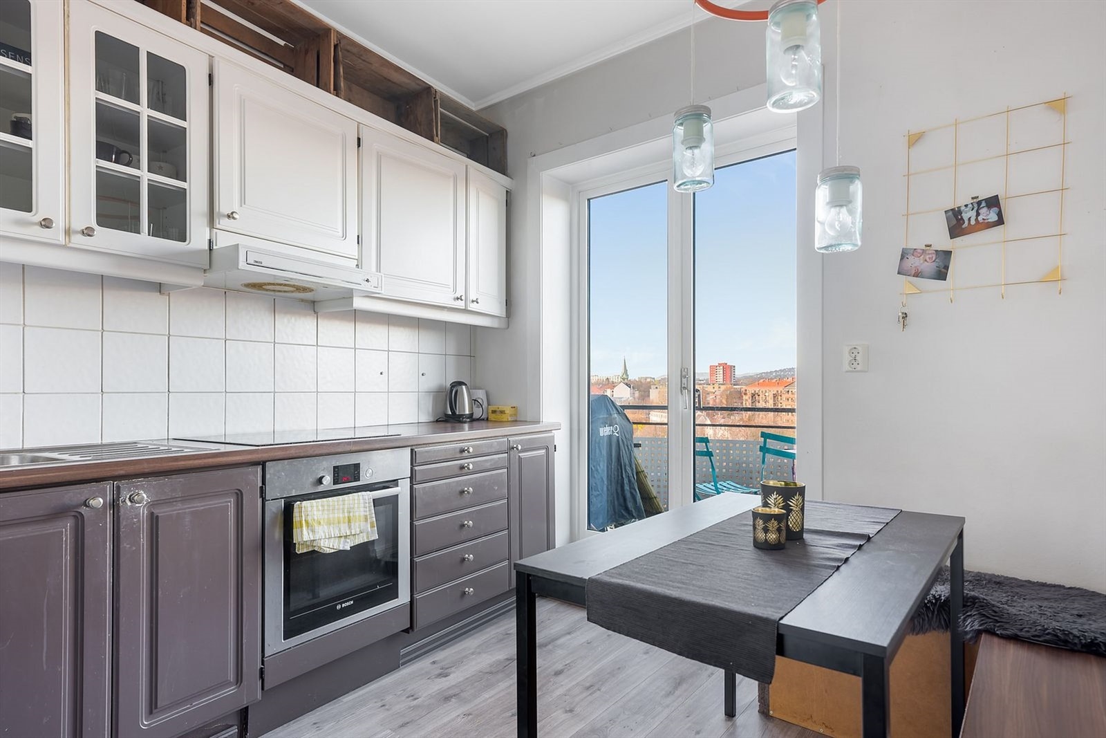 God skap og benk-plass Galleribilde