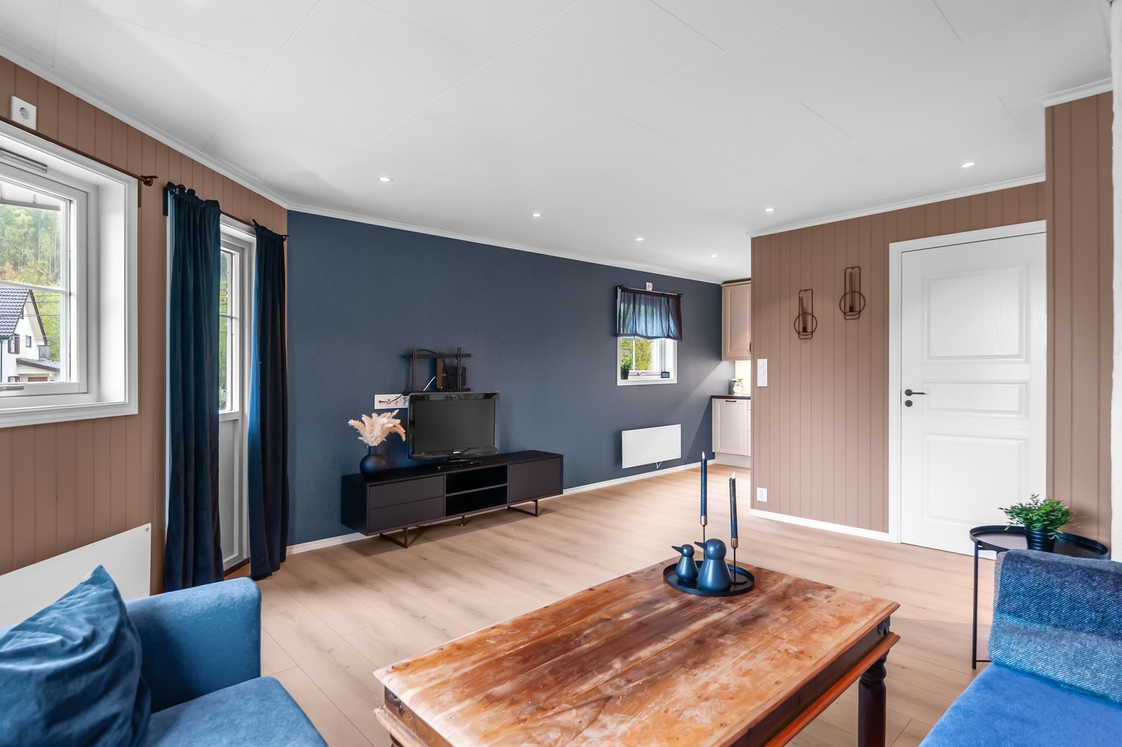 Fra stuen har du utgang til veranda. Galleribilde