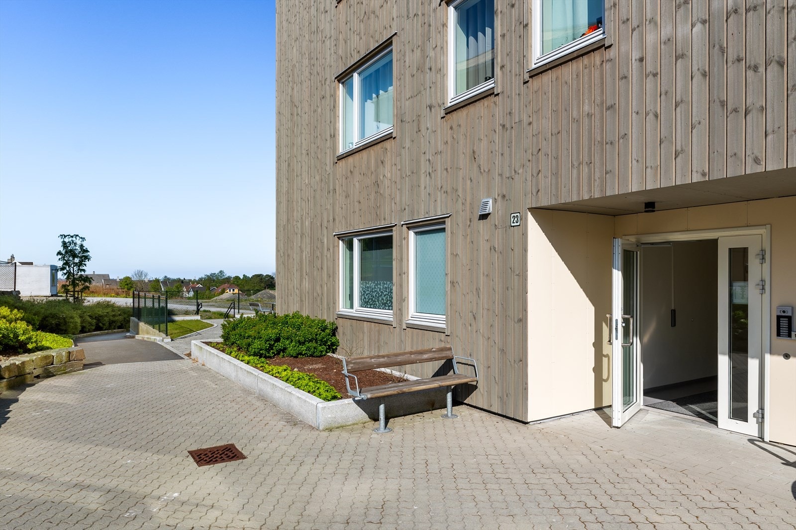 Inngangsparti. Galleribilde