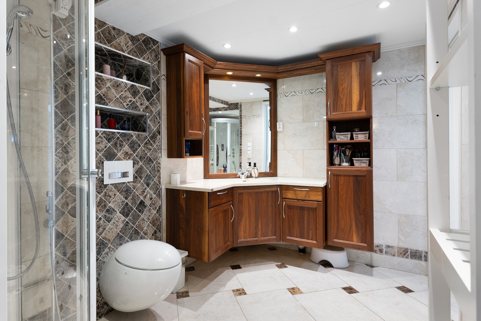 Bad i kjeller Galleribilde