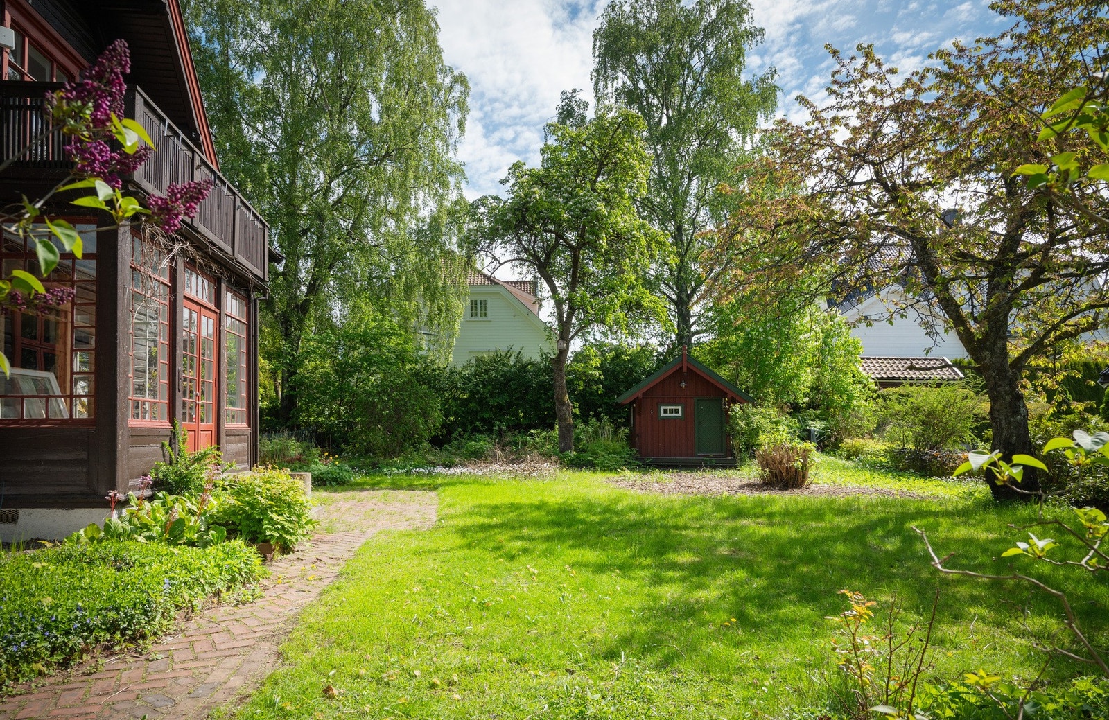Både store og små vil trives i hagen. Galleribilde