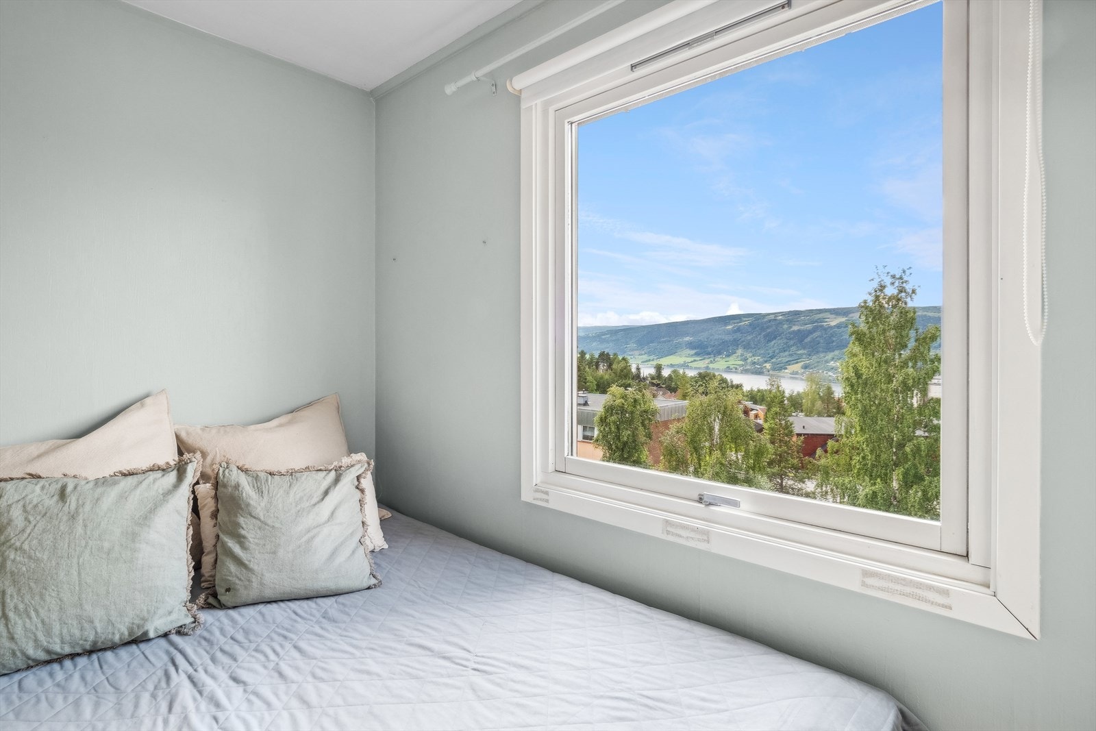 Fin utsikt mot Mjøsa. Galleribilde