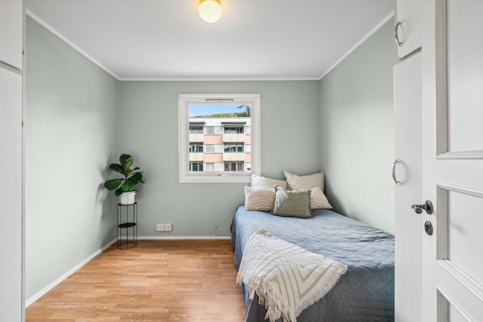 Leiligheten inneholder tre romslige soverom. Galleribilde