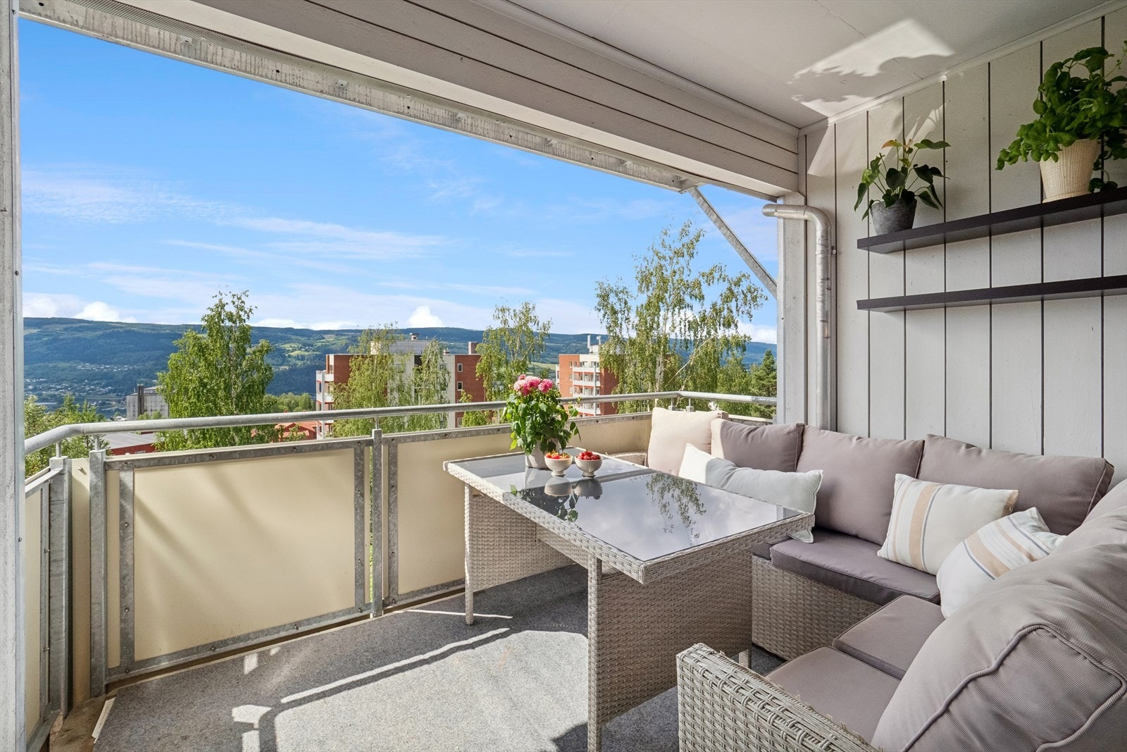 Her kan du nyte ettermiddags- og kveldssolen, samt fin utsikt. Galleribilde