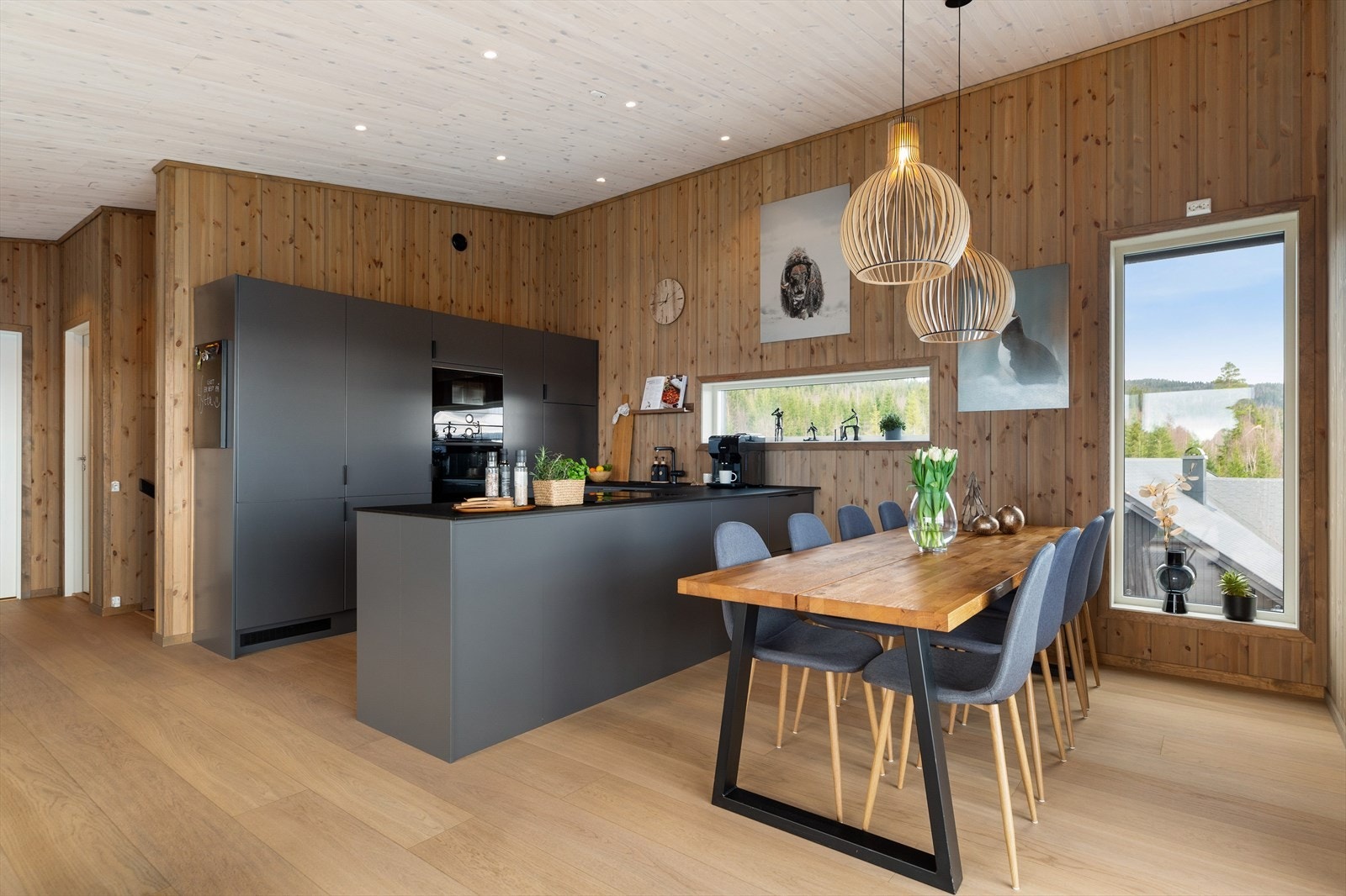 Sosialt og godt utstyrt kjøkken. Galleribilde