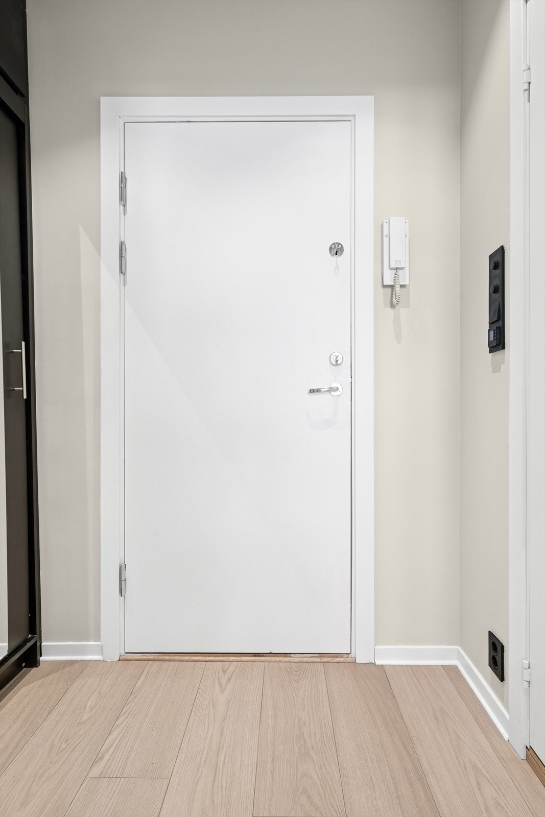 Leiligheten har en enkel adkomst med sin beliggenhet i byggets 1. etasje. Galleribilde