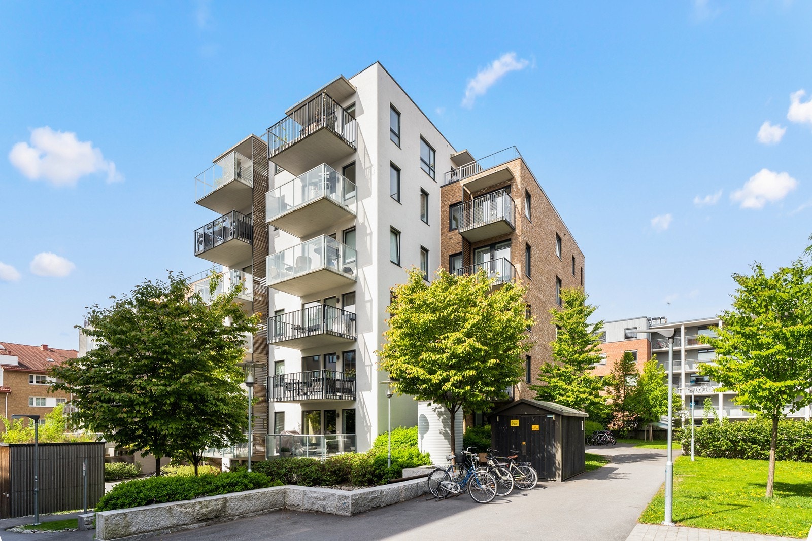 Sameiet består av 134 boligseksjoner og ble oppført i 2017. Moderne og flott! Galleribilde