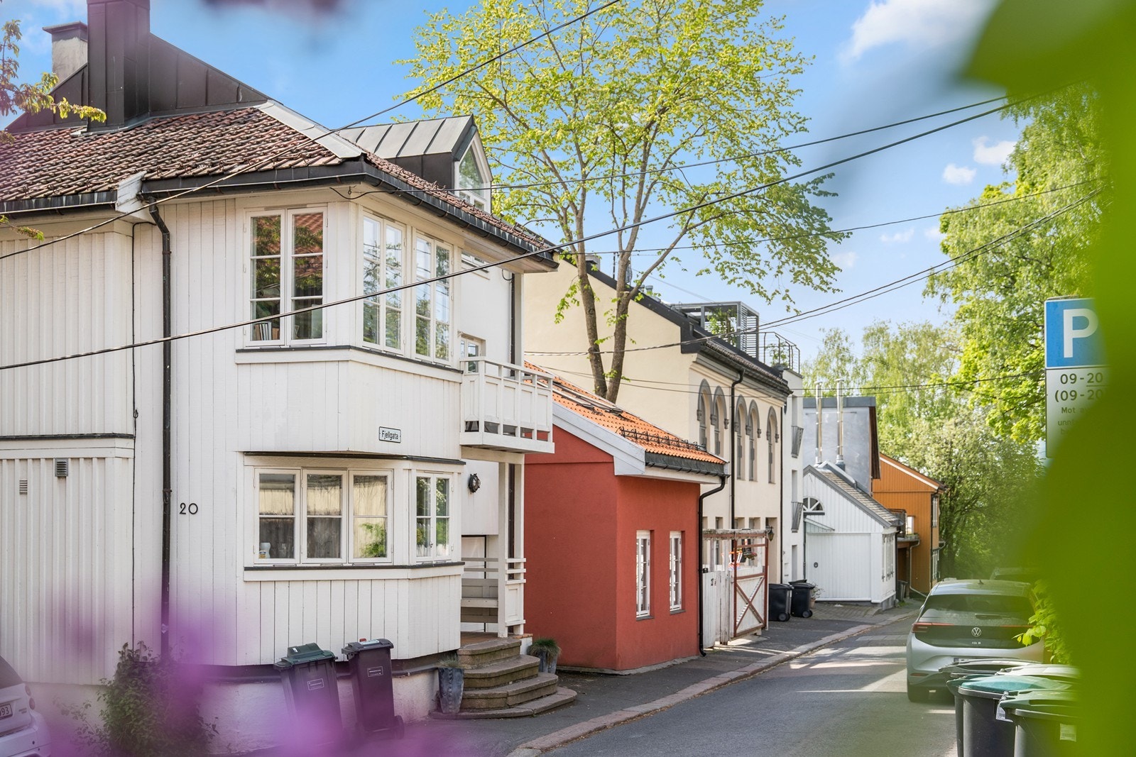Denne moderne leiligheten ligger midt på Rodeløkka - en sjarmerende bydel med karakteristisk trehusbebyggelse og et hyggelig, urbant preg, som gir et unikt innblikk i Oslos historie og sjarm. Galleribilde