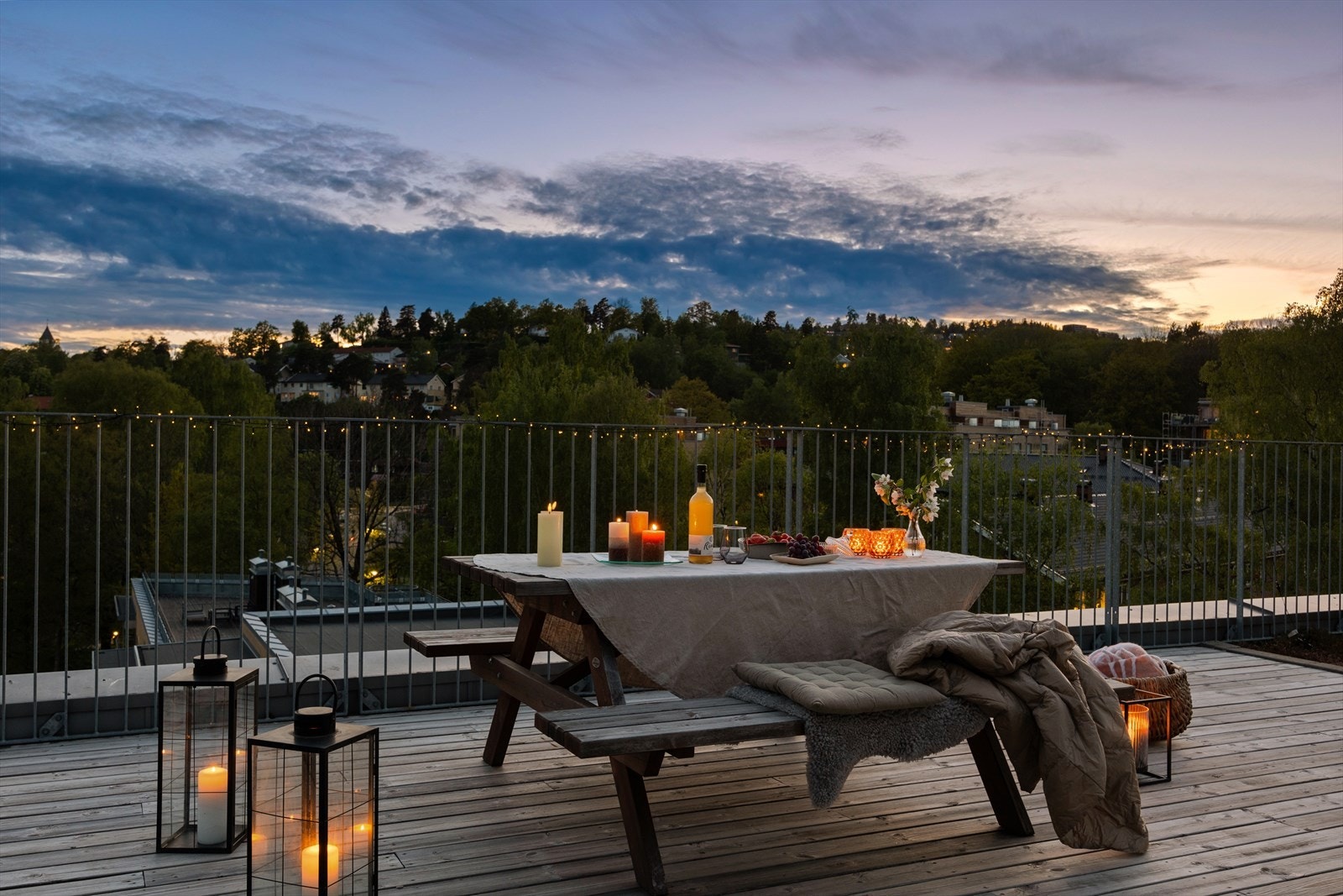 Her kan du nyte solen hele dagen, og fine sommerkvelder. Galleribilde