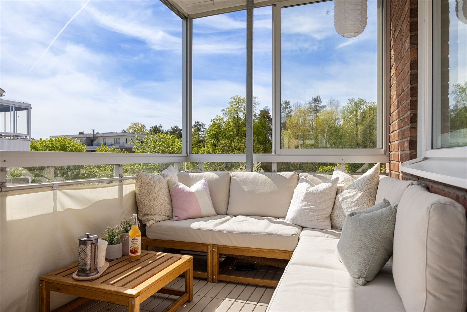 Dette er en flott 3-roms andelsleilighet med en herlig sydvendt innglasset balkong på ca. 9 m² Galleribilde