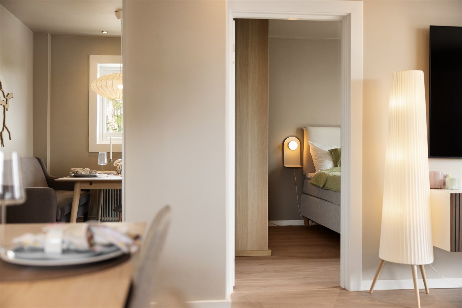 Fra stuen er det inngang til hovedsoverommet. Galleribilde