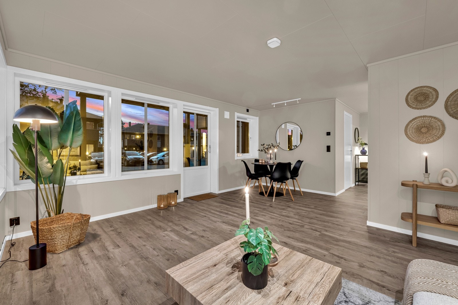 Store vinduer sørger for rikelig med lysinnslipp Galleribilde