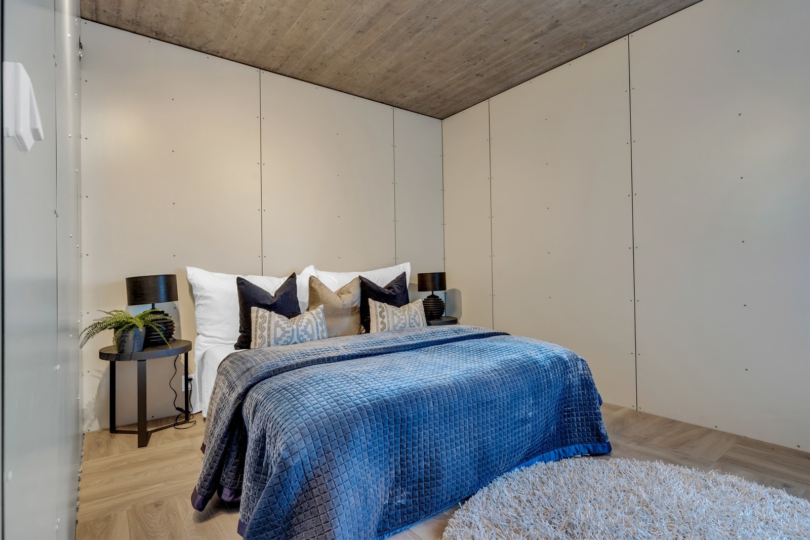 Et fint soverom for gjestene i underetasjen. Galleribilde