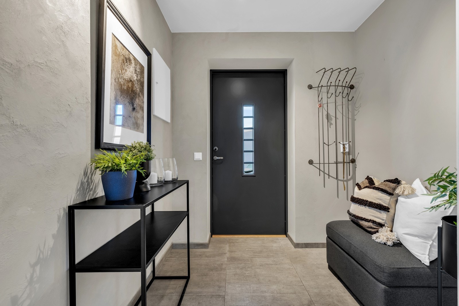 I deler av underetasjen er det etablert hybel med egen inngang. Galleribilde