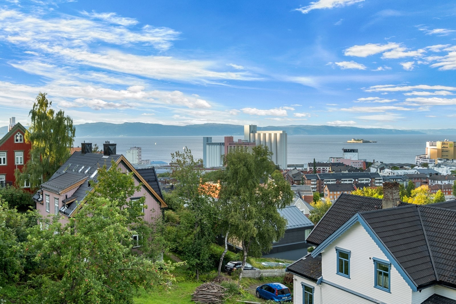 Området preges av ærverdig villabebyggelse, få minutter unna Trondheim sentrum. Galleribilde