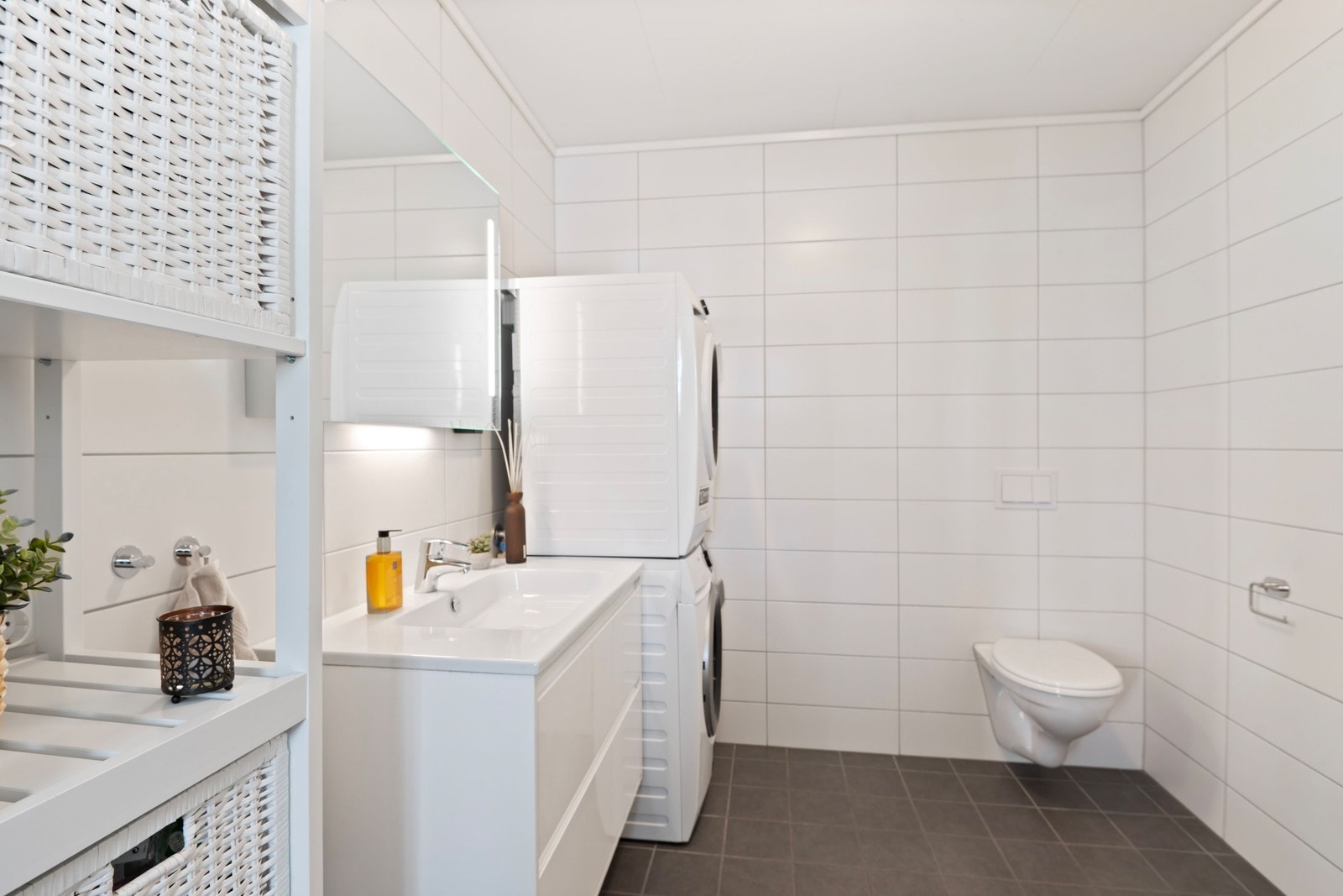 Bad 1.etasje med dusj Galleribilde