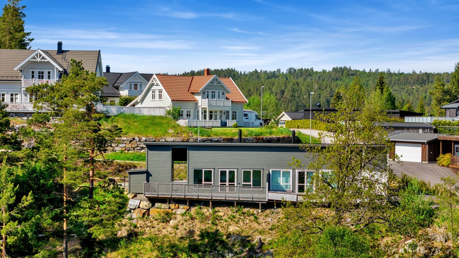 Boligen har sentral beliggenhet i et område med lite støy. Galleribilde