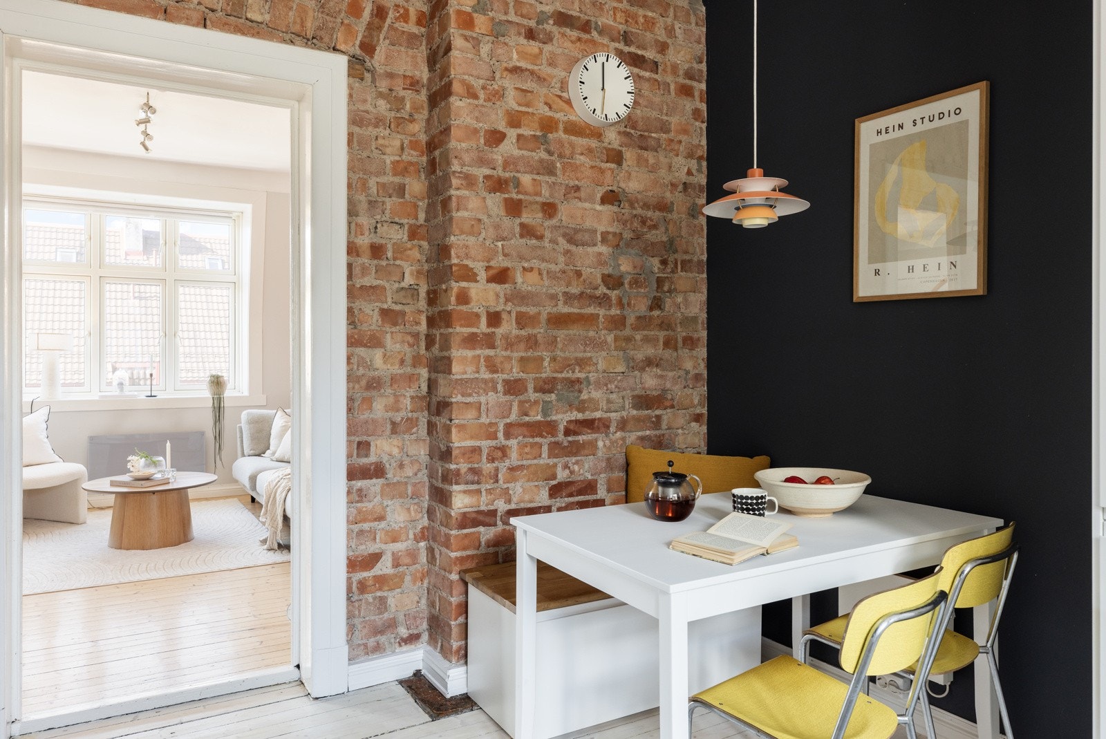 Boligen har en herlig kombinasjon av klassiske elementer og dagens krav til standard. Galleribilde