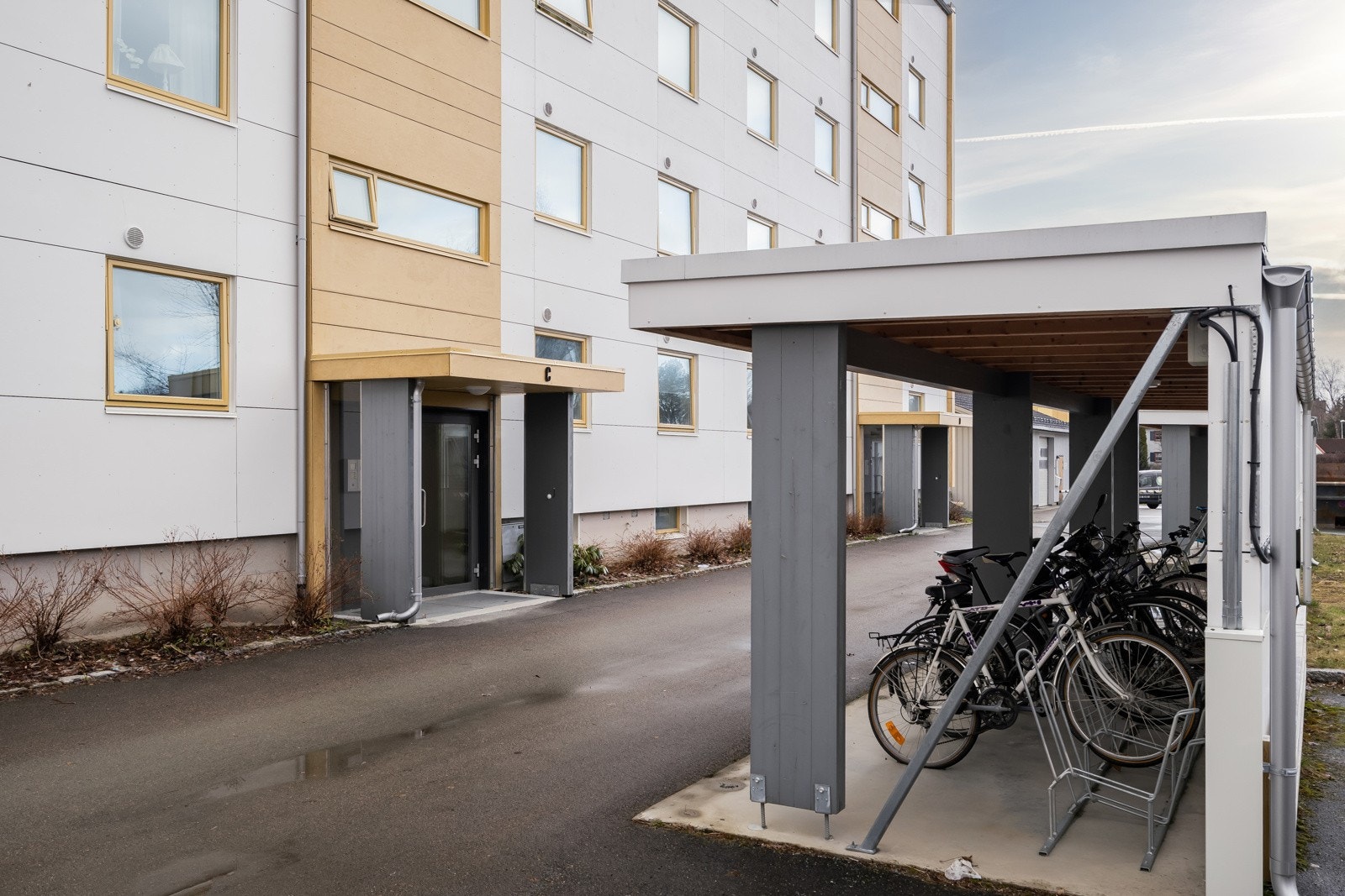 Borettslaget har vært igjennom en omfattende rehablitering som omhandler nye fasader inkl. balkonger, dører og vinduer. Boligene er etterisolert, ventilasjon og elektro. Samt nytt utomhus, sykkelparkering og avfallsanlegg. Galleribilde