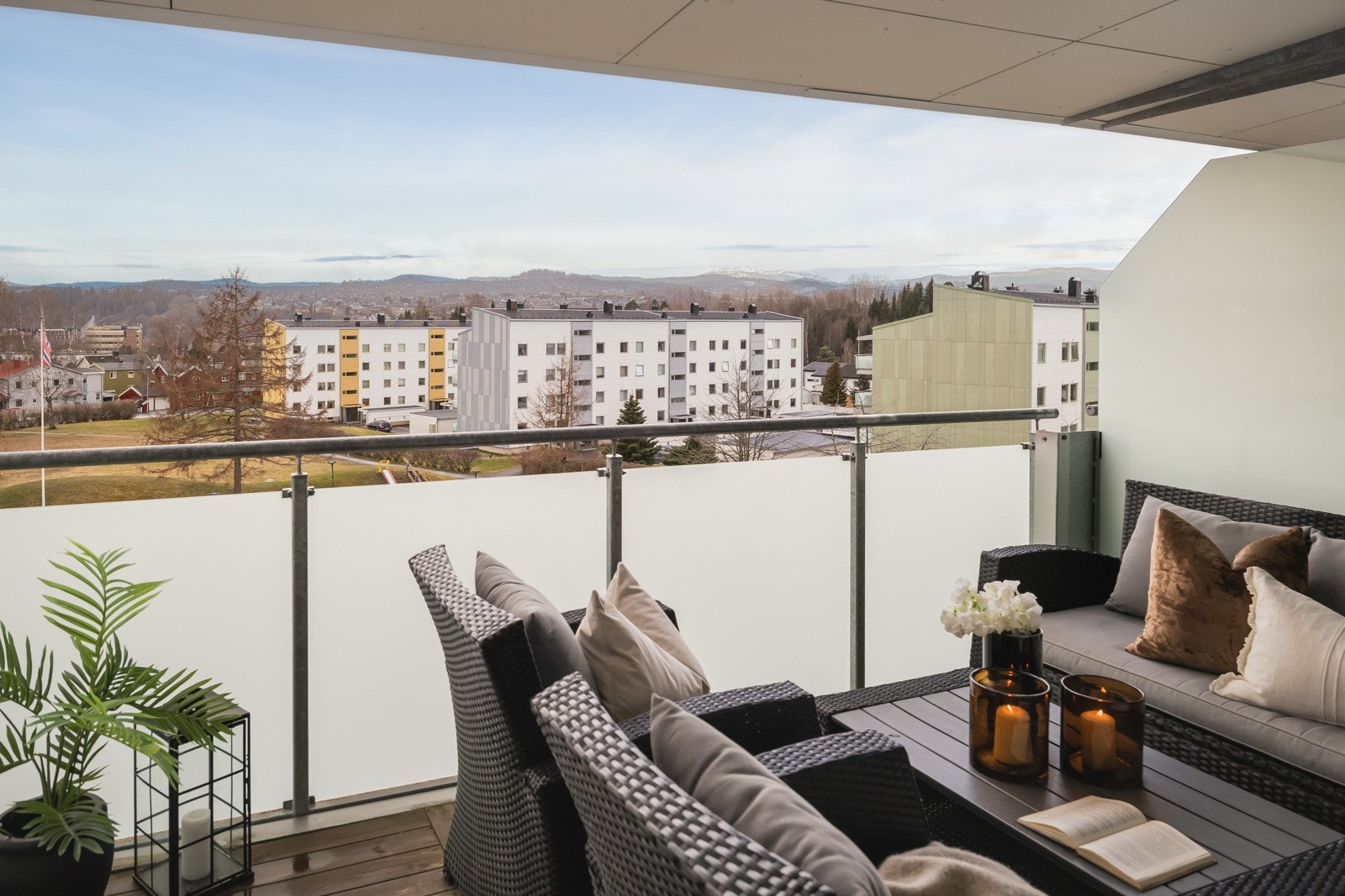 Leiligheten har en attraktiv og sentral beliggenhet i et rolig og etablert boligområde på Nardo. Galleribilde
