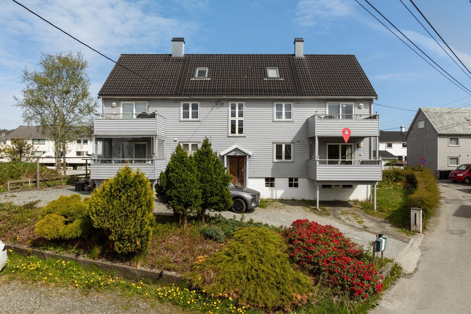 Velkommen til annonsert fellesvisning, eller visning etter avtale med Caroline Holmstrøm tlf. 99104050. Galleribilde