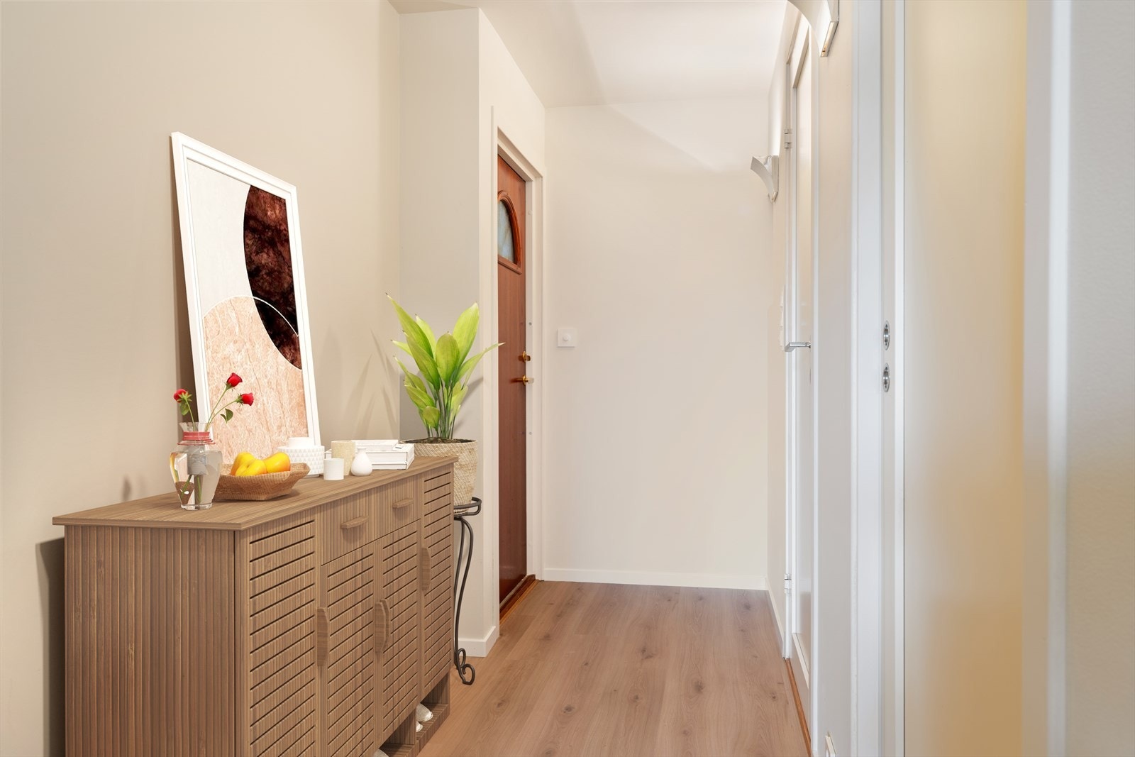 Entré/gang med plass til garderobeløsning. Galleribilde