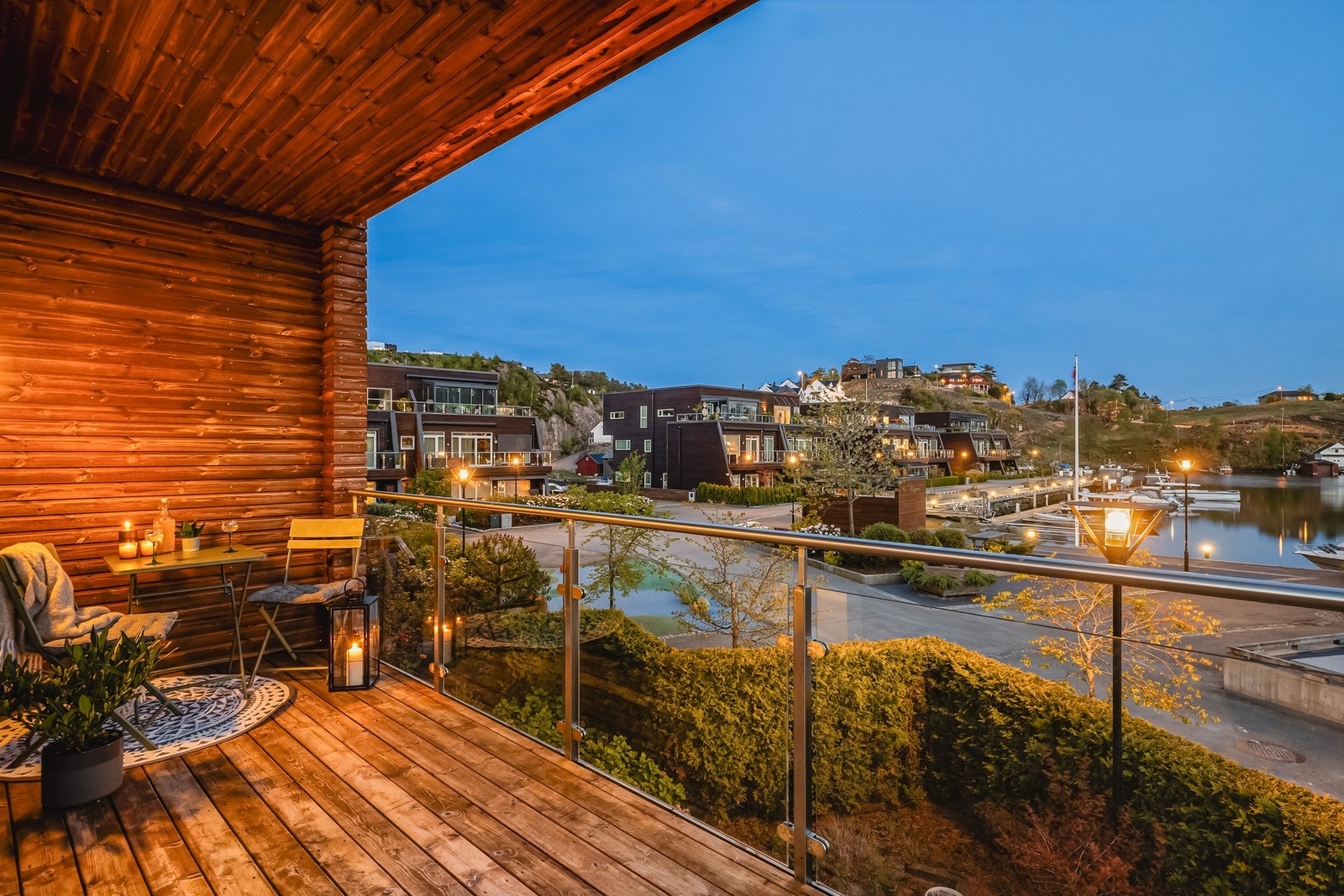 Terrassen er på hele 35m² Galleribilde