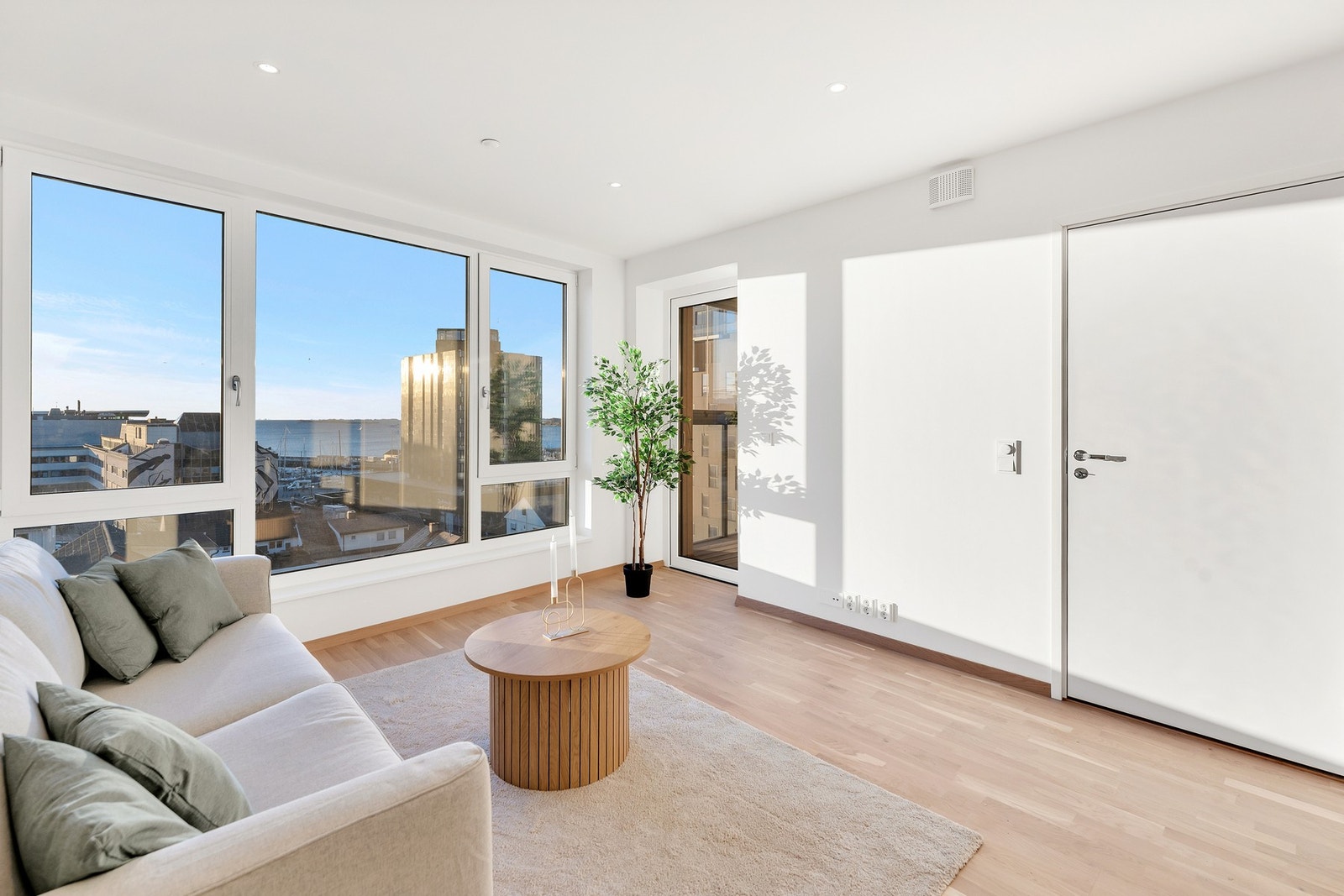 Moderne 2-roms leilighet med rålekker utsikt! Galleribilde