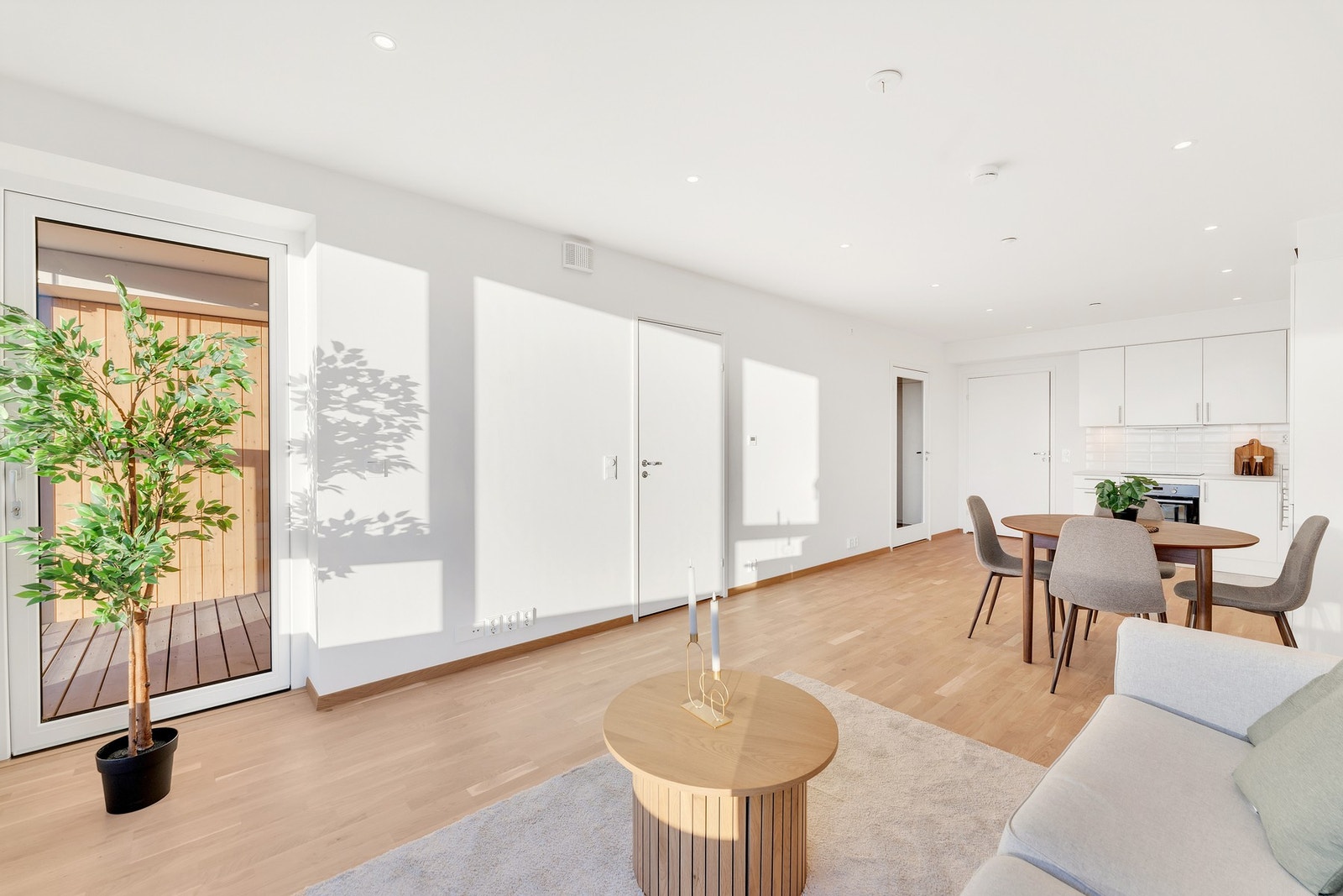 Leiligheten har en god planløsning med plass til både sitte-/ og spisegruppe. Galleribilde