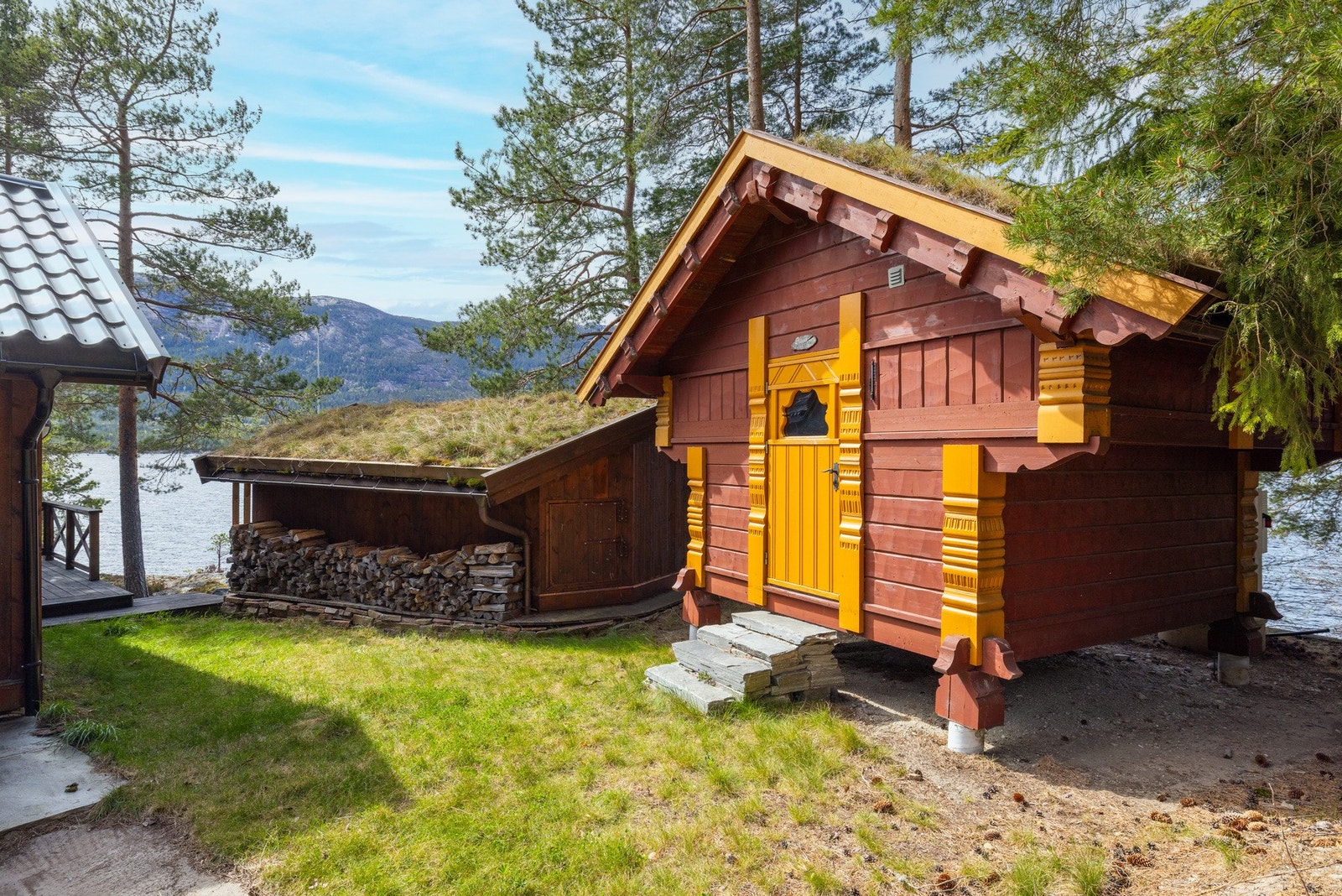 Stabbur innredet med ekstra sengeplasser. Galleribilde