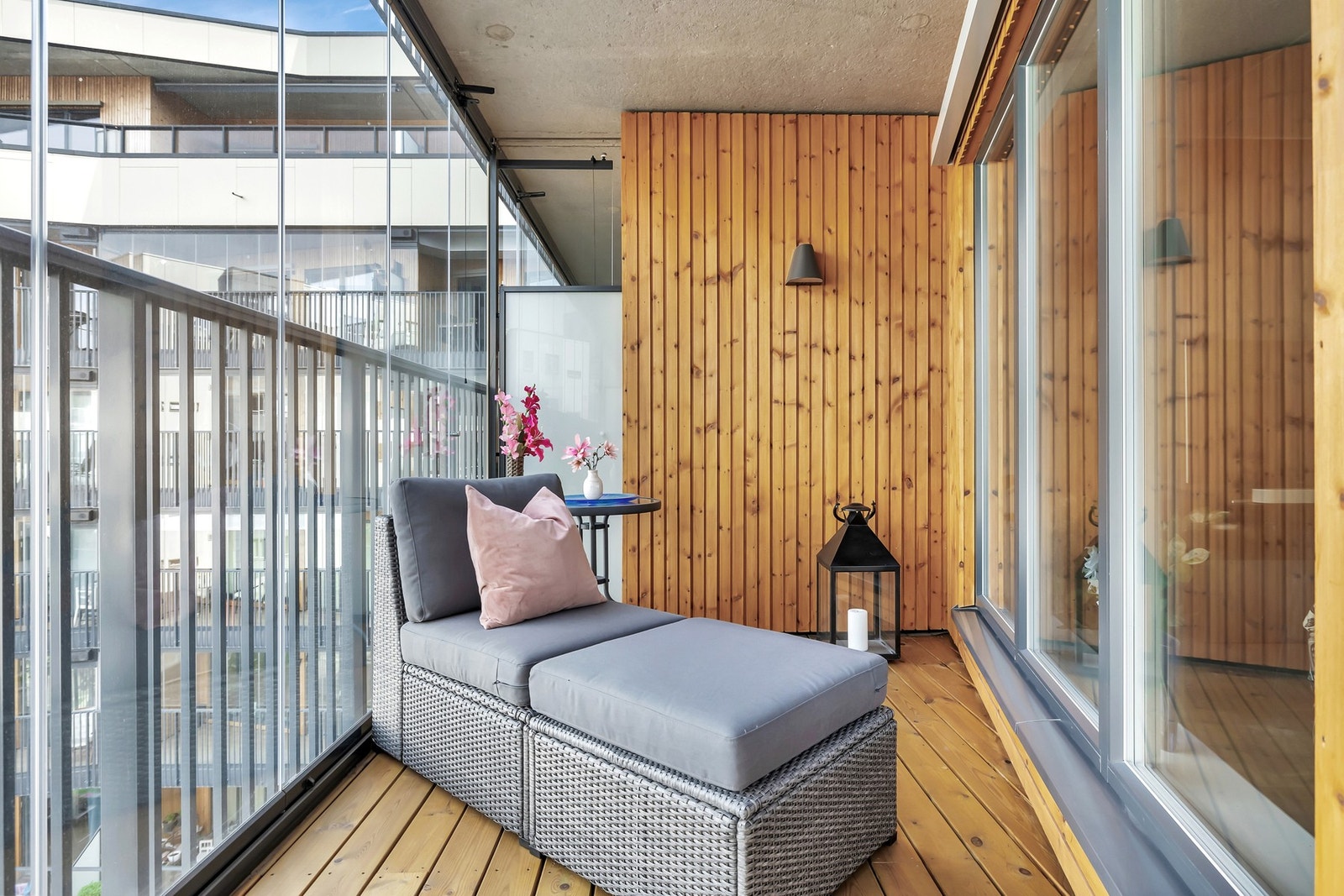 Flott, innglasset balkong på 7 m². Galleribilde