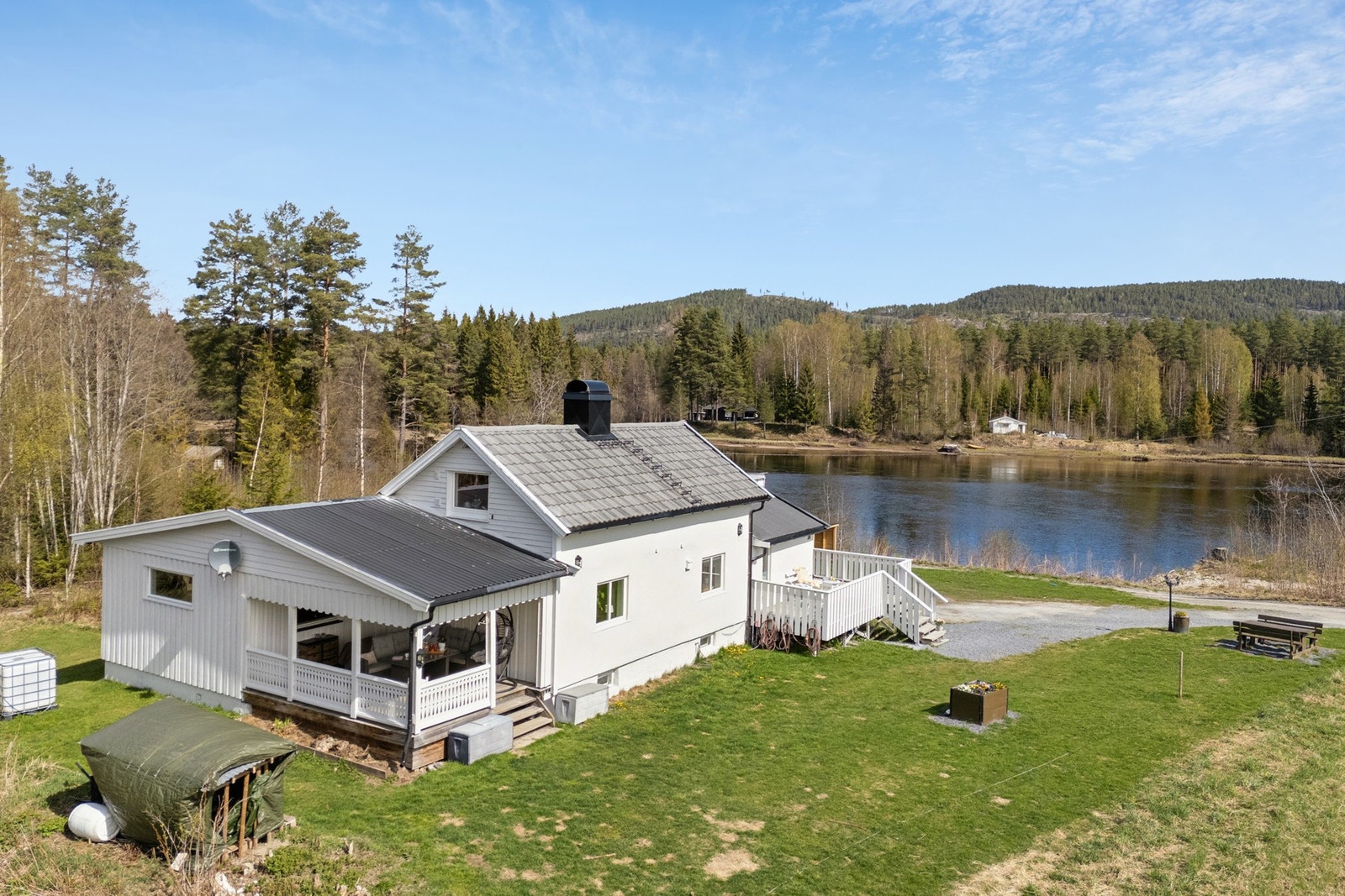 Cato Fegri v/Privatmegleren Hønefoss har gleden av å presentere Røsteveien 30! Galleribilde